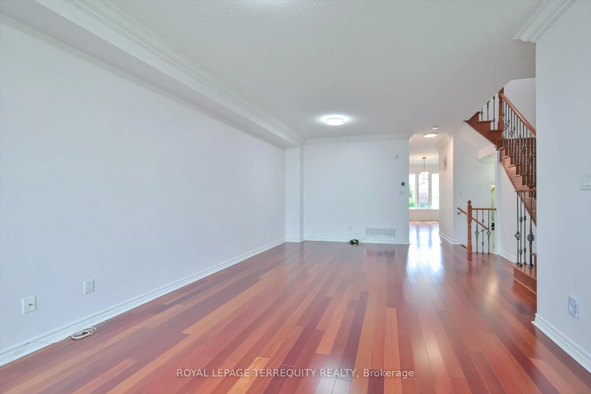 10461 Woodbine Avenue