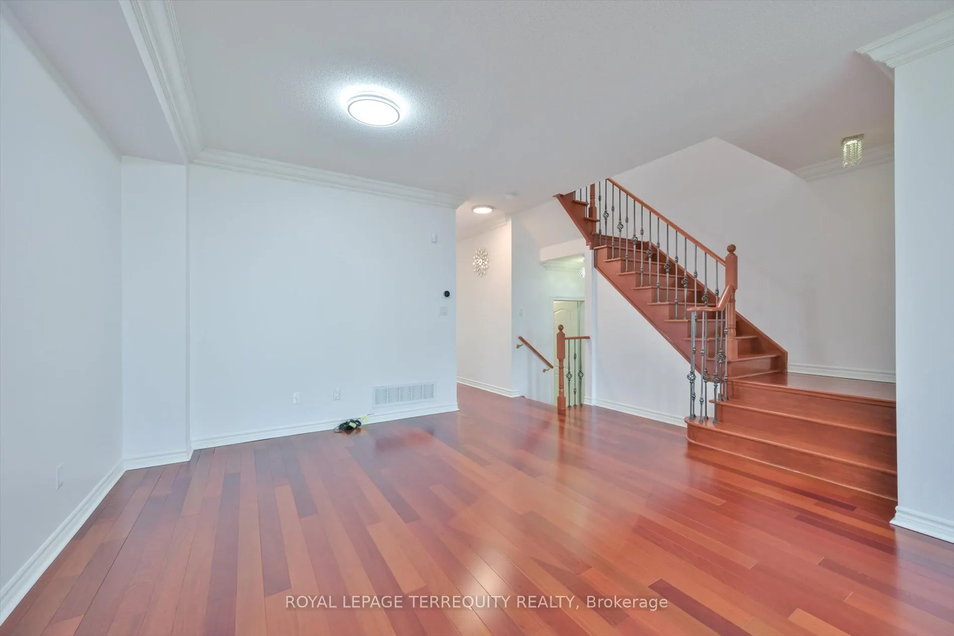 10461 Woodbine Avenue