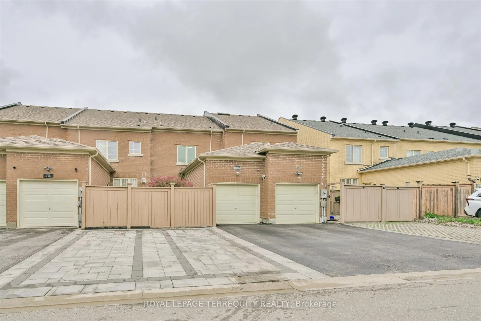 10461 Woodbine Avenue