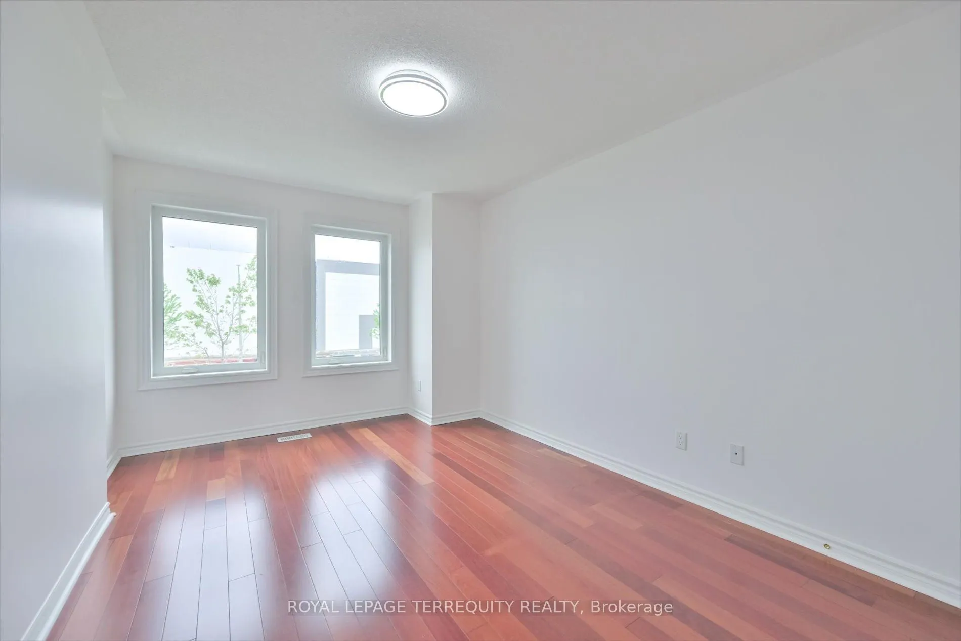 10461 Woodbine Avenue