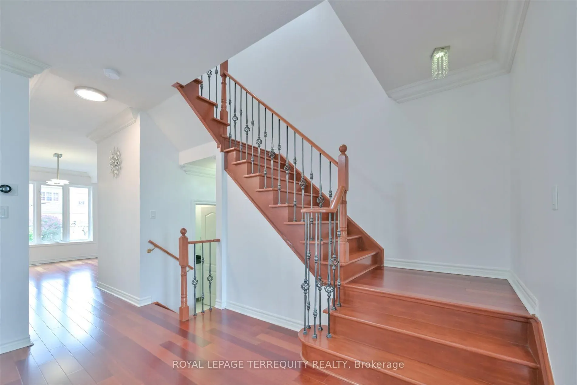 10461 Woodbine Avenue