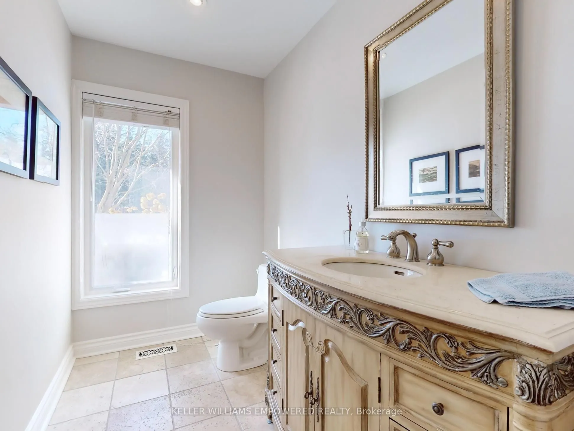 544 Woodland Acres Crescent