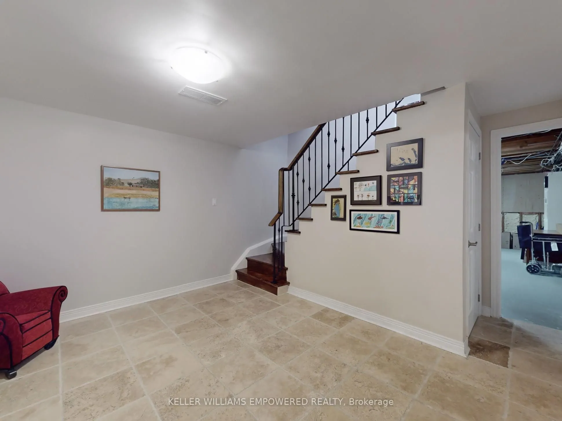 544 Woodland Acres Crescent