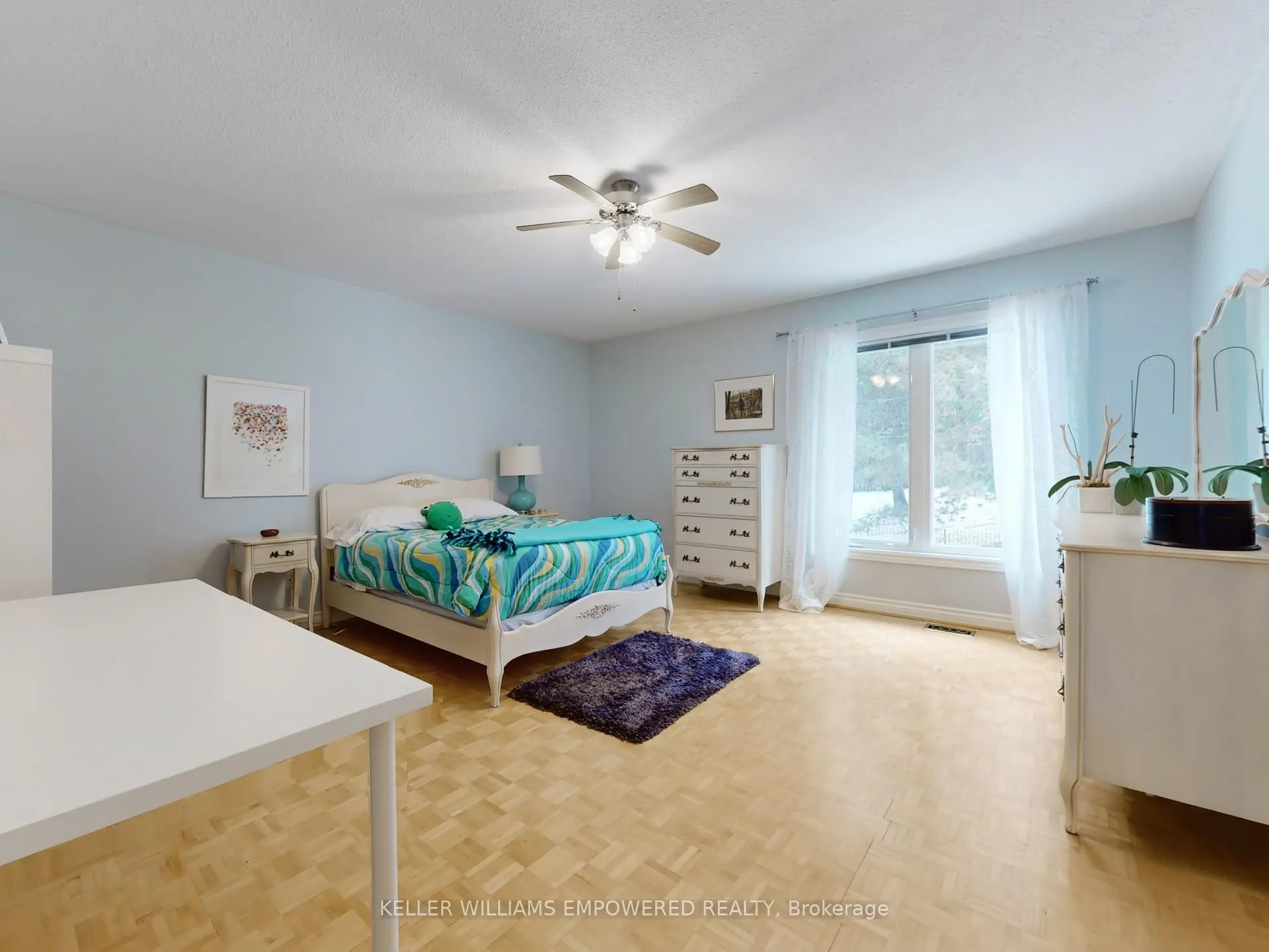 544 Woodland Acres Crescent