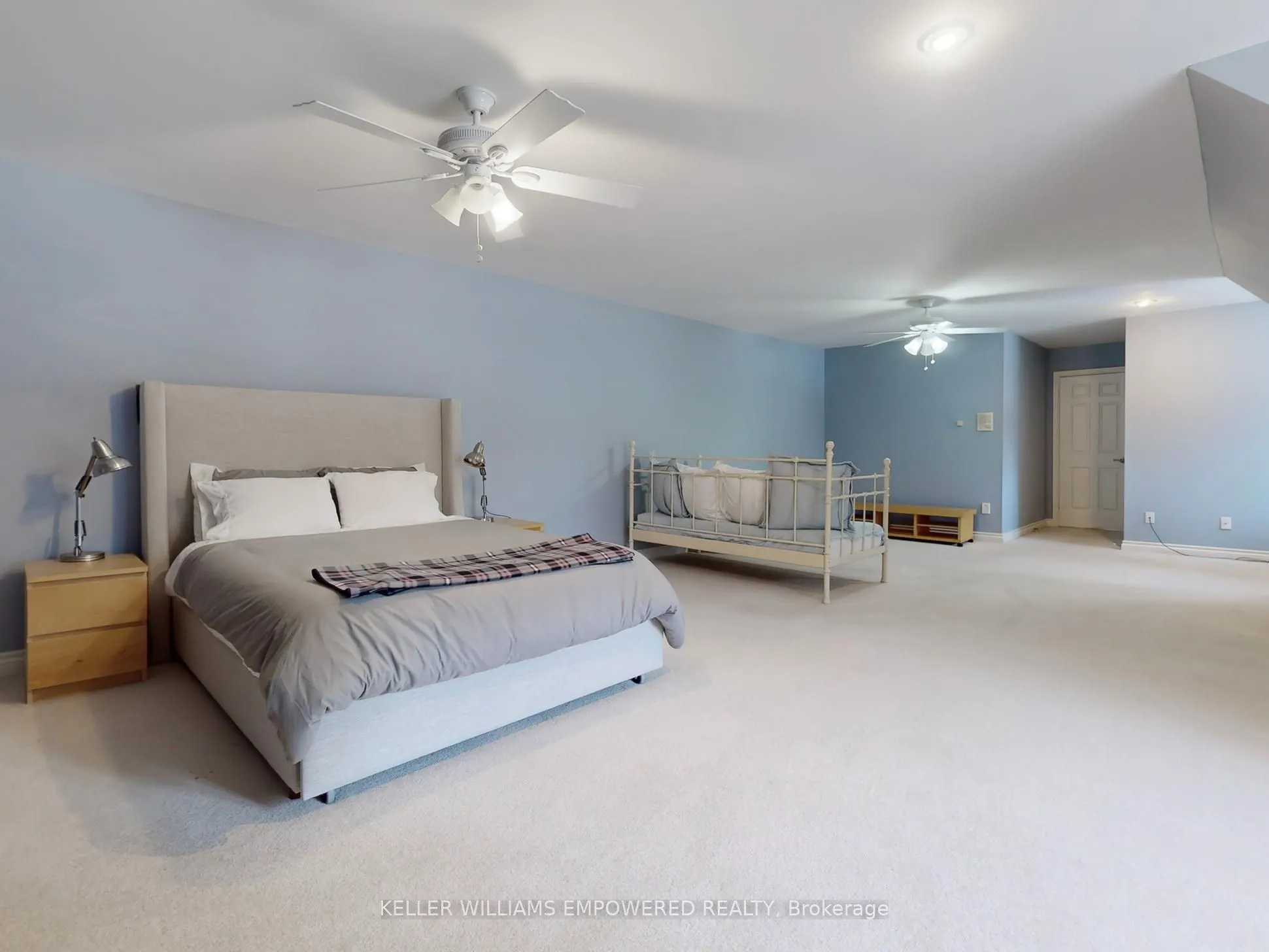 544 Woodland Acres Crescent