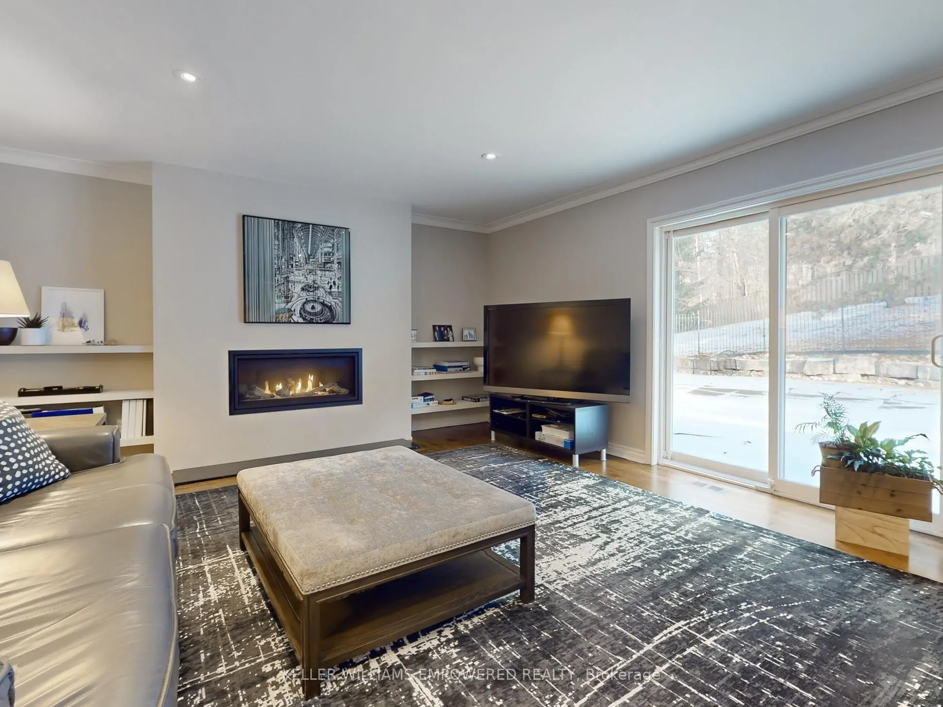 544 Woodland Acres Crescent