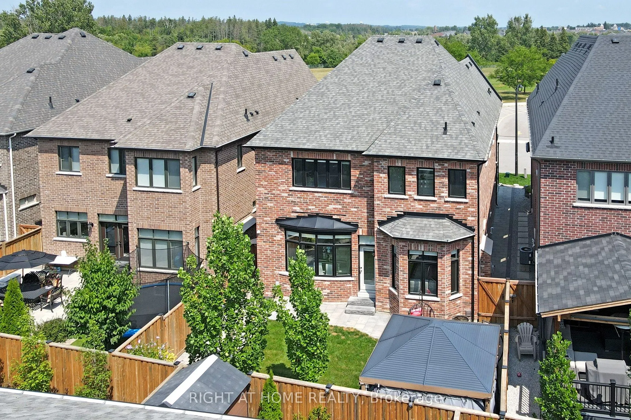 12 King Boulevard