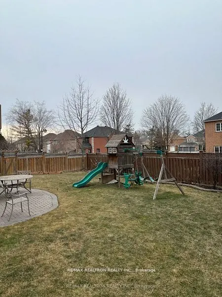 113 Reansbury Crescent