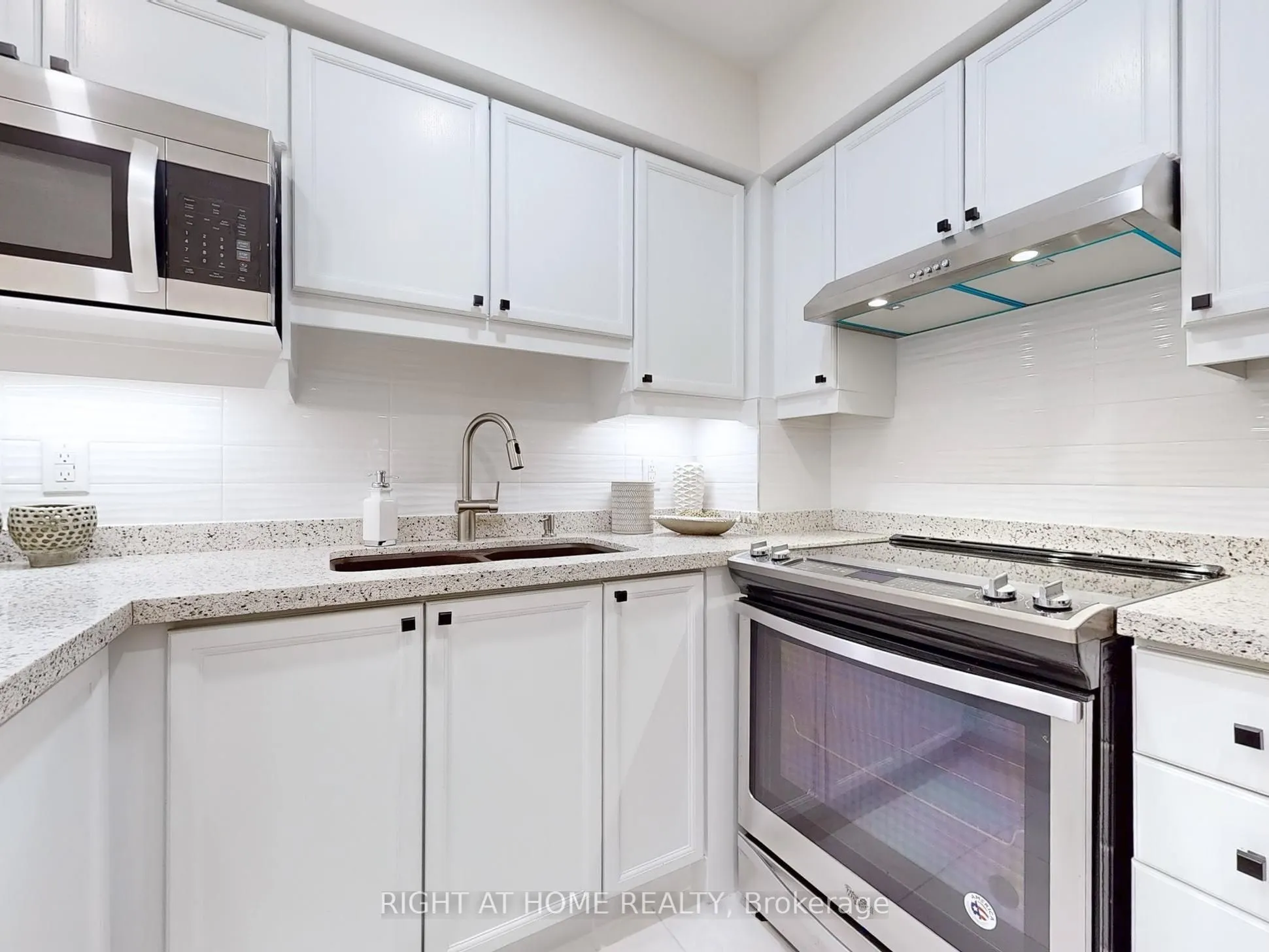 735 New Westminster Drive, #3