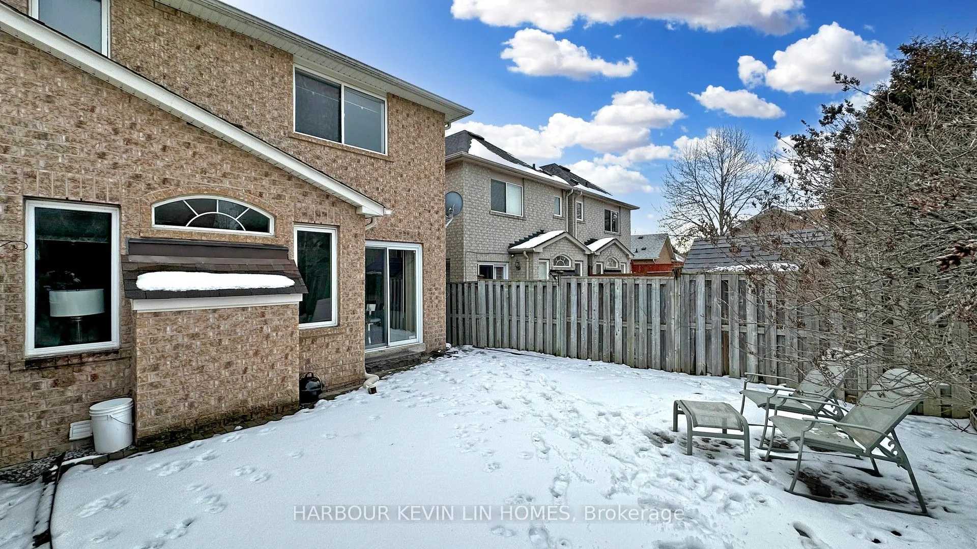 8 Hacienda Drive