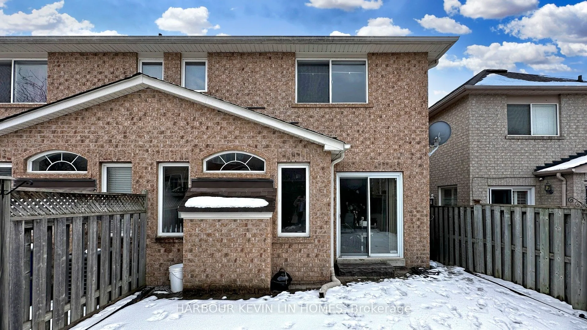 8 Hacienda Drive