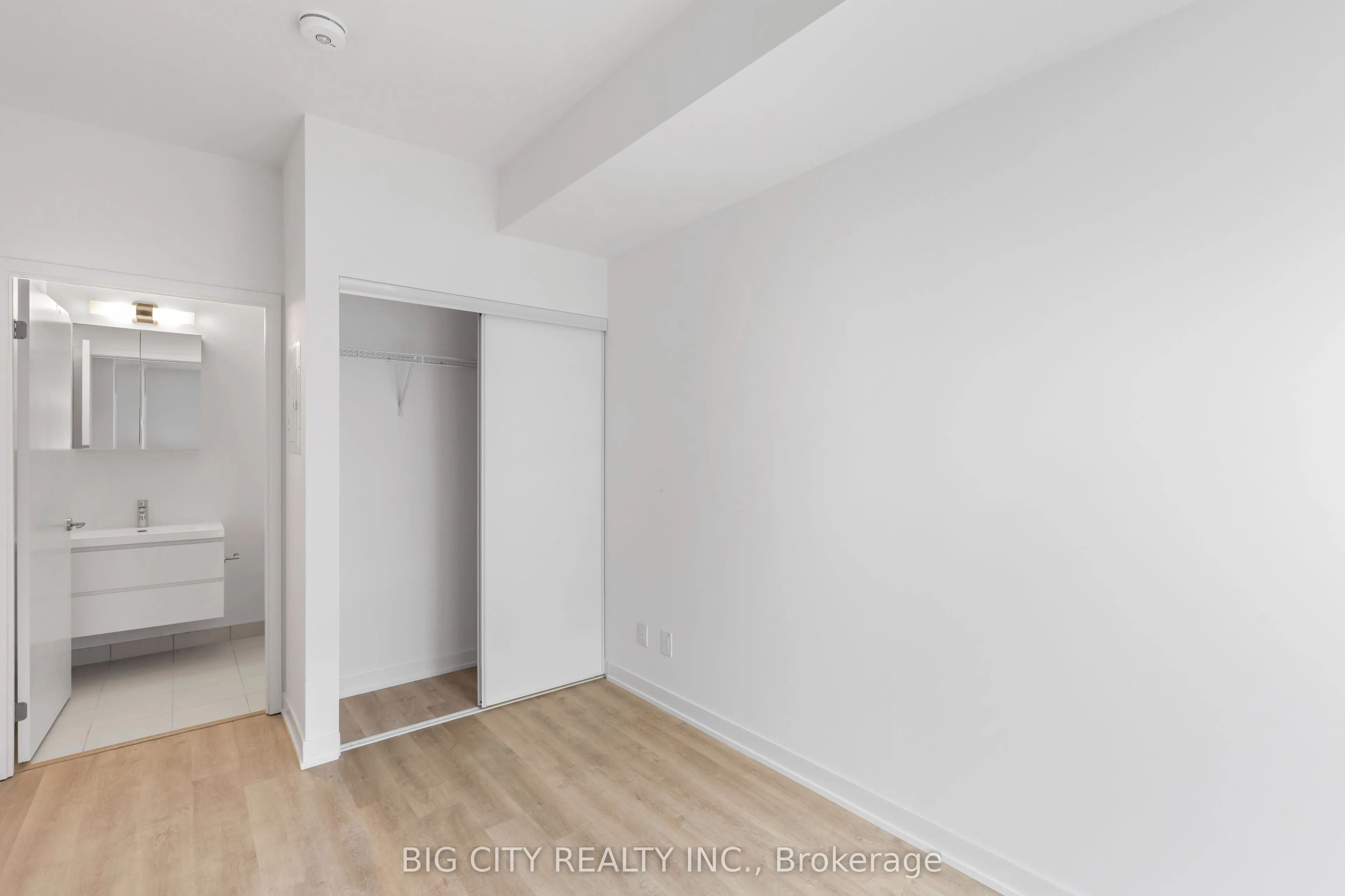 8119 Birchmount Road, #725