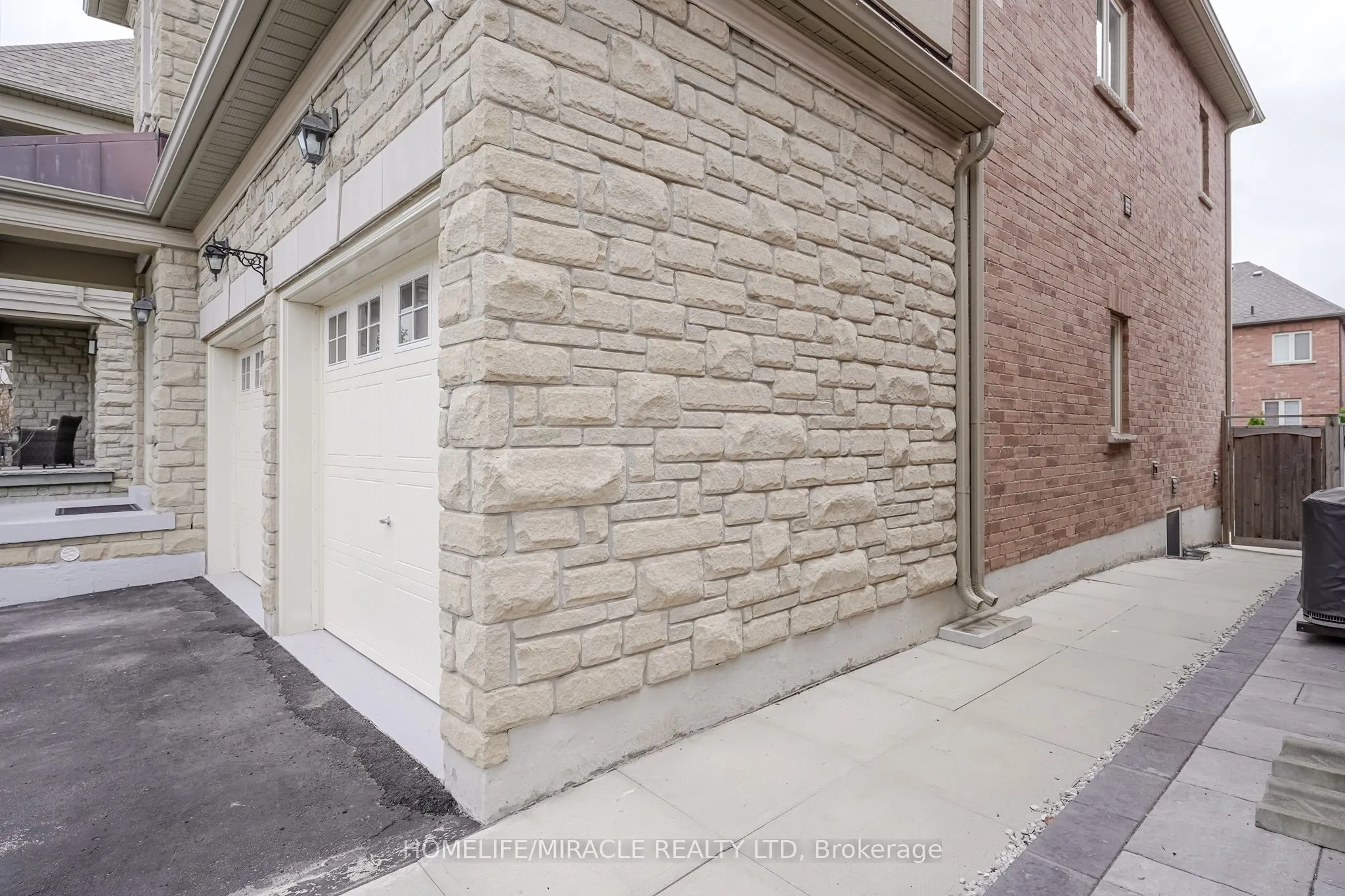 19 Wardlaw Place