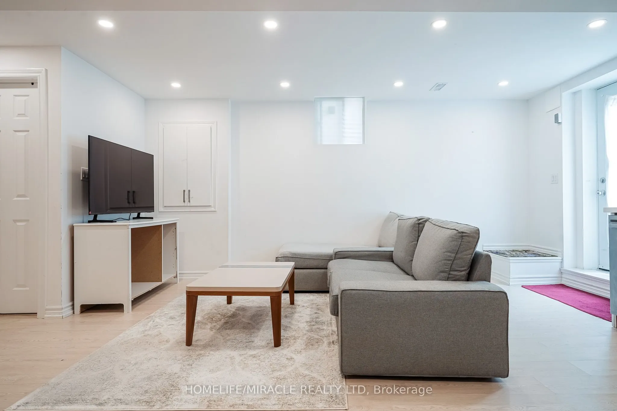 19 Wardlaw Place