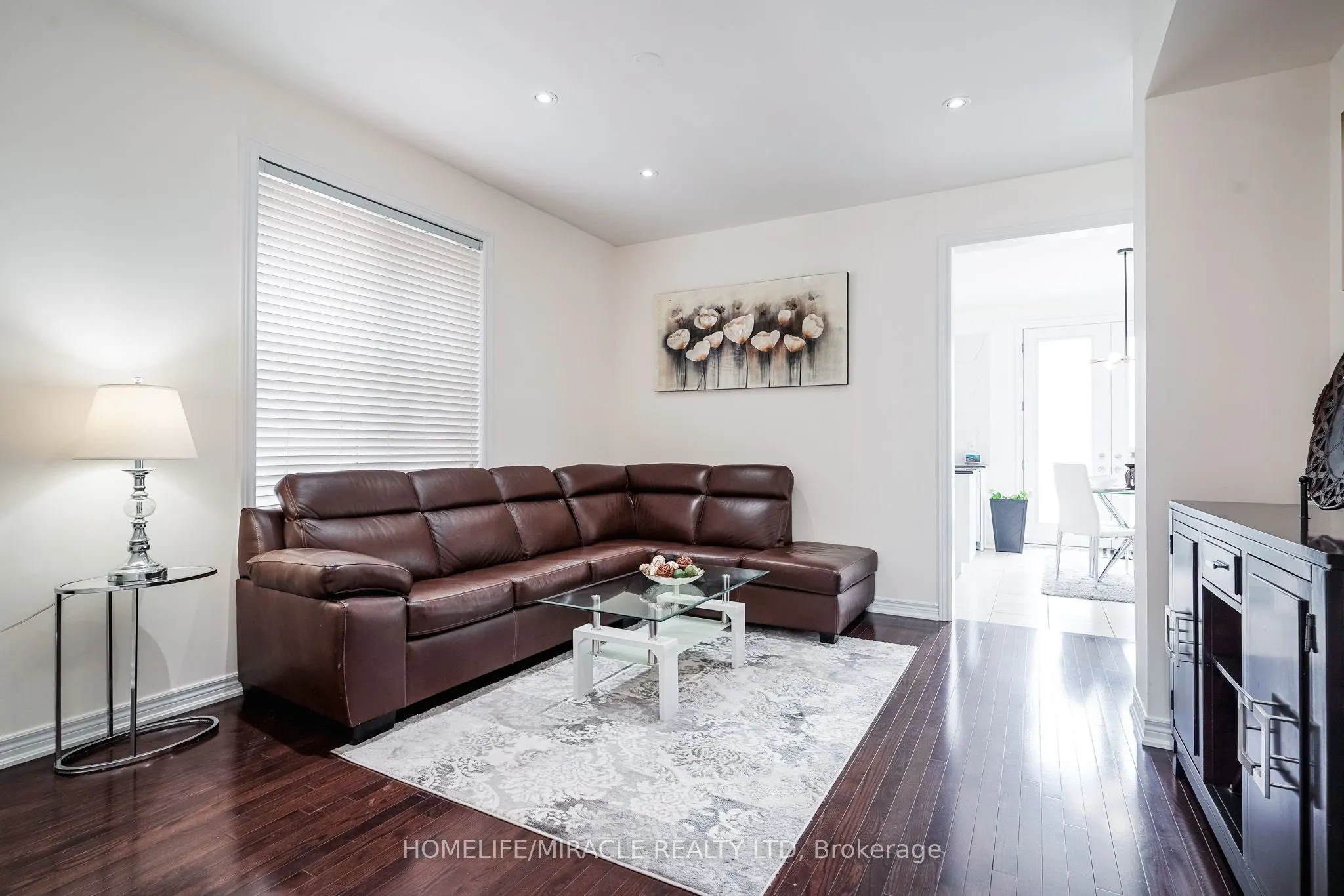 19 Wardlaw Place