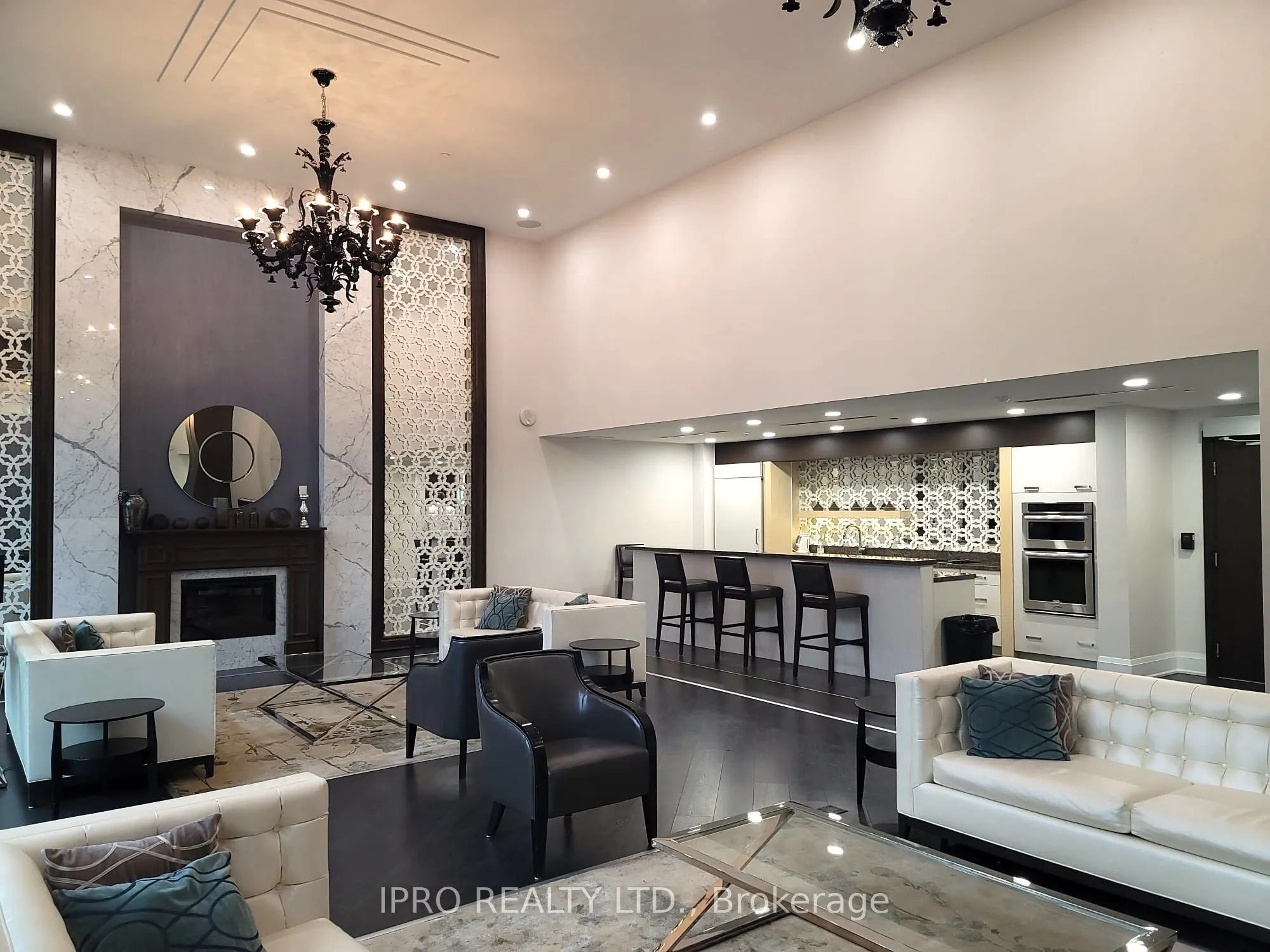 7608 Yonge Street, #516