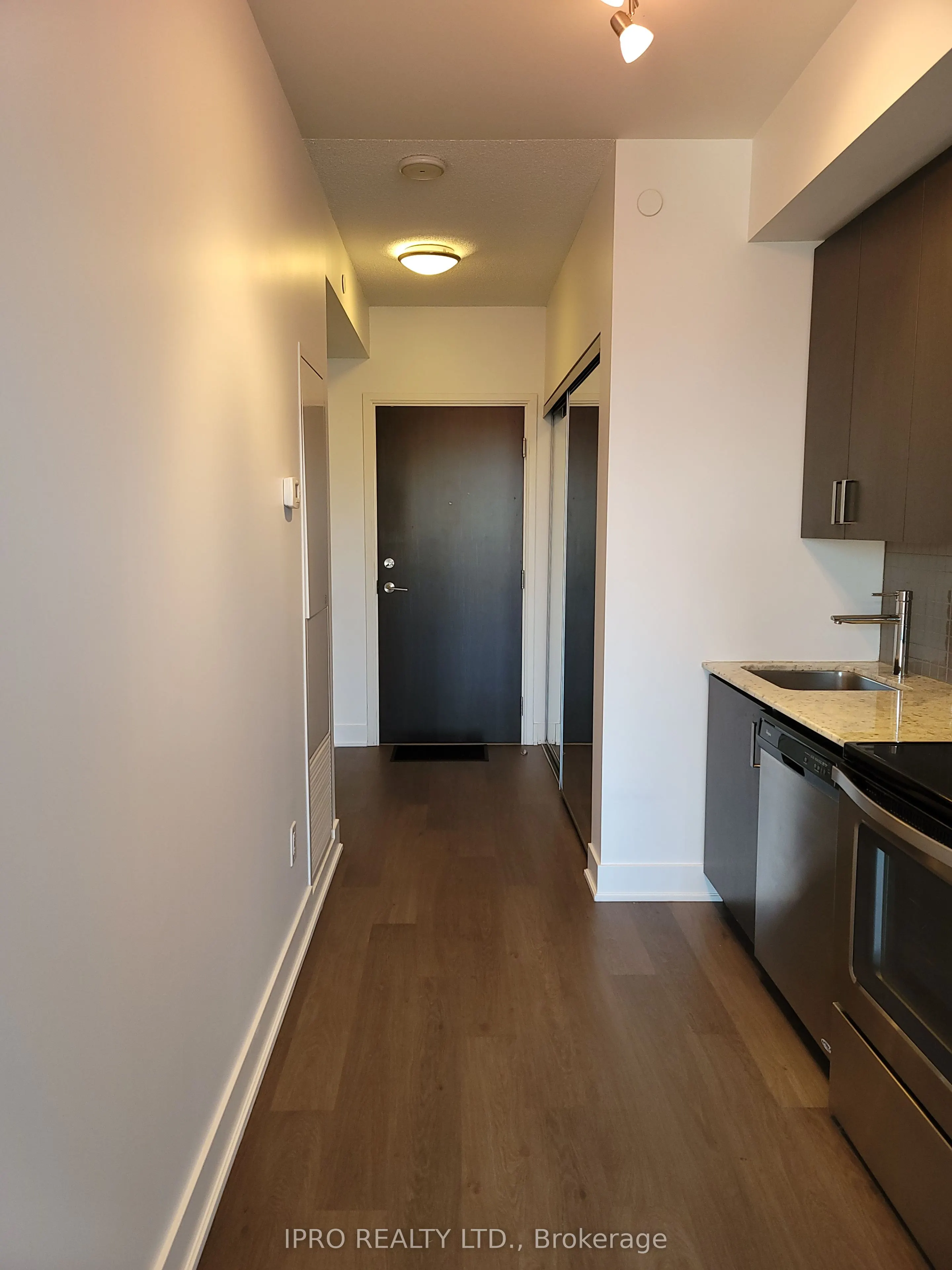 7608 Yonge Street, #516