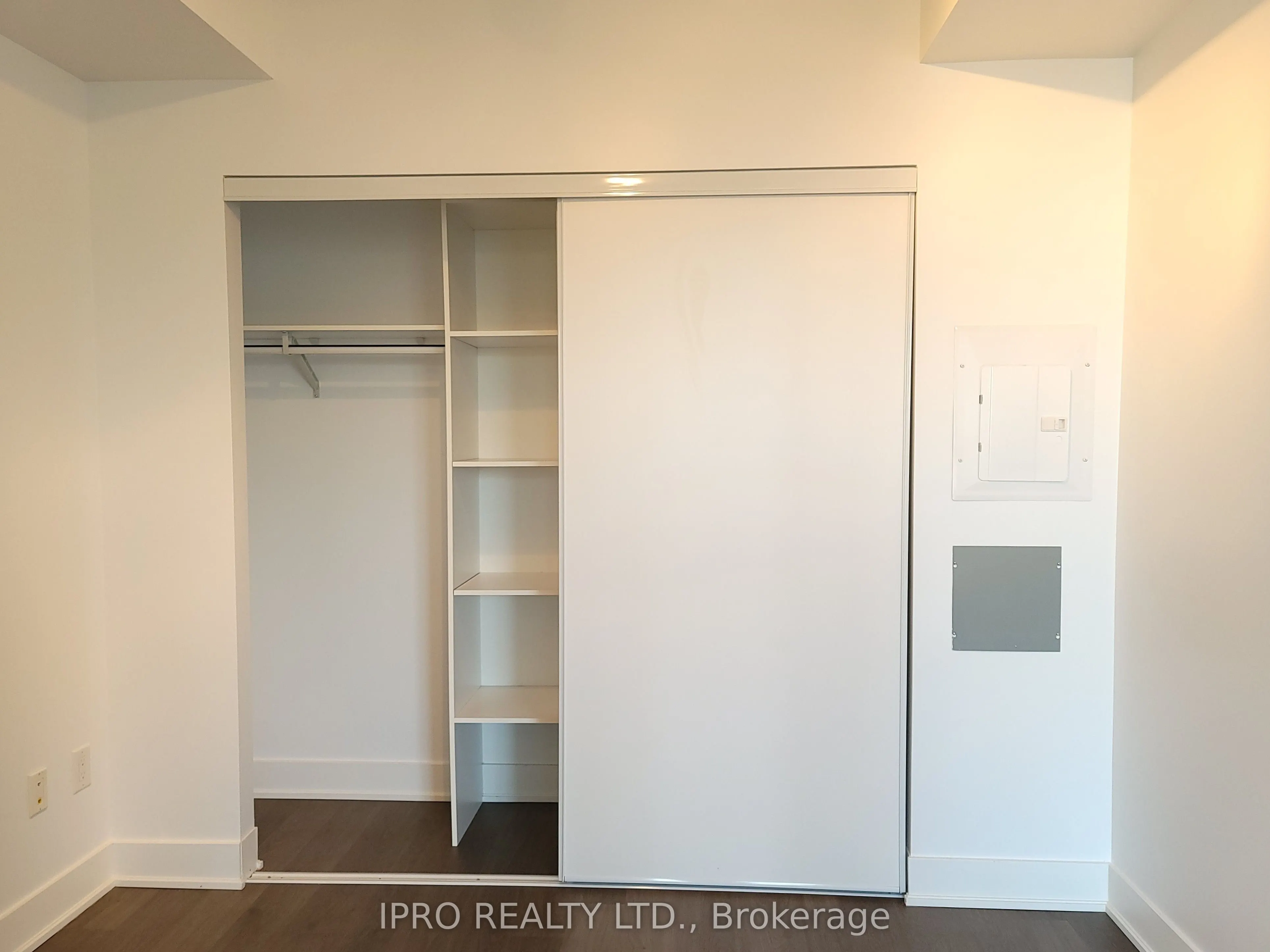 7608 Yonge Street, #516
