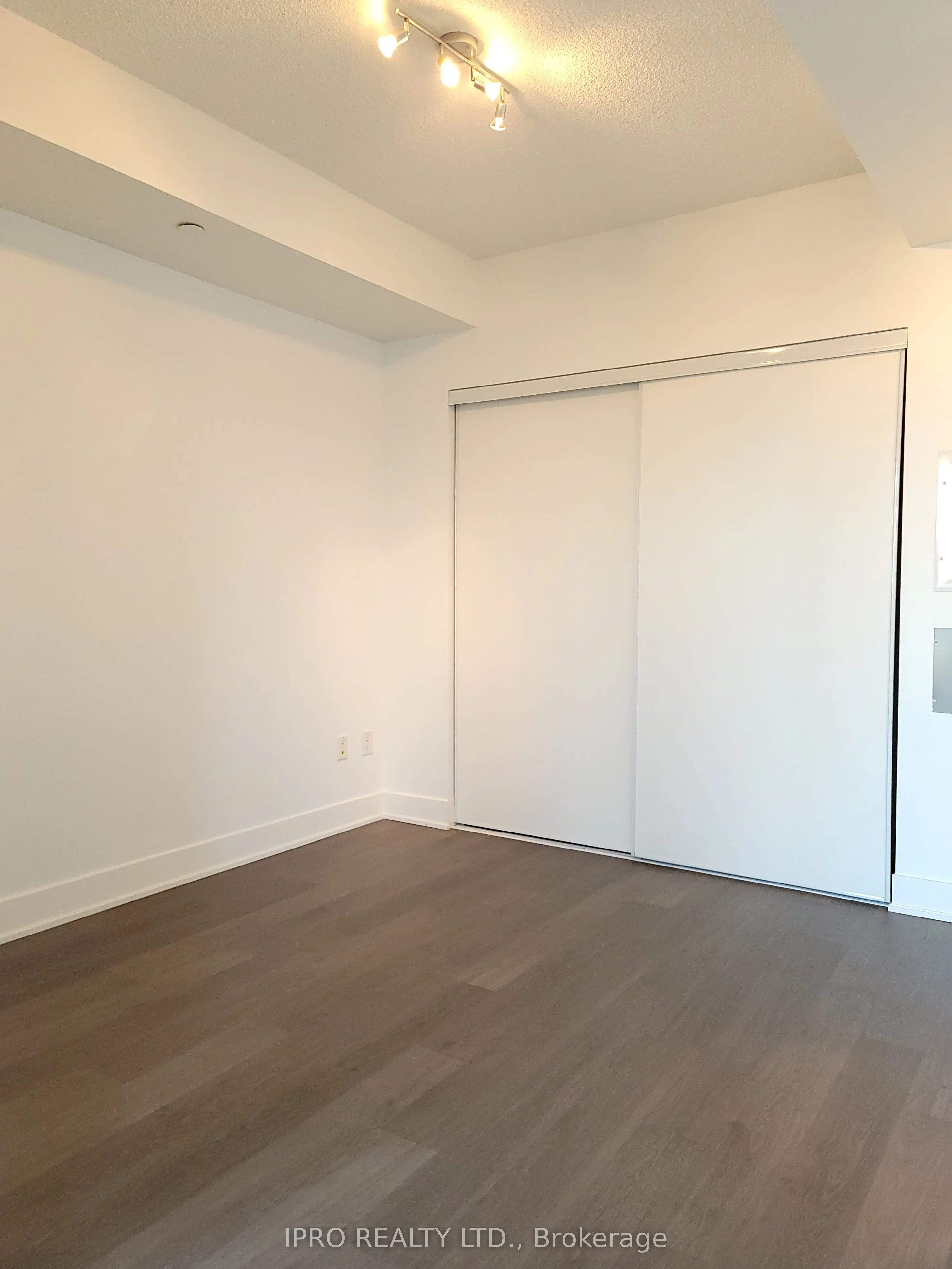 7608 Yonge Street, #516