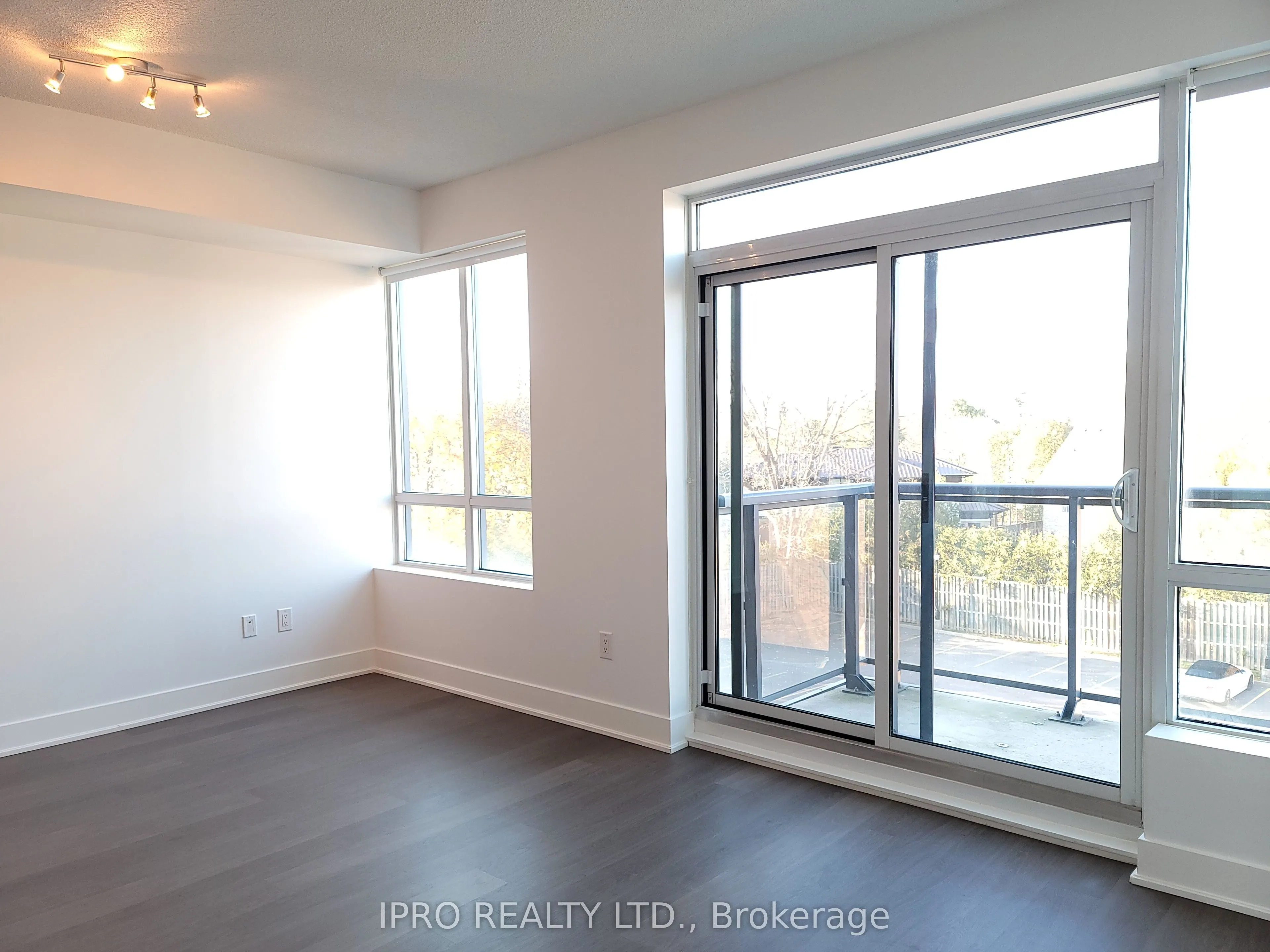 7608 Yonge Street, #516