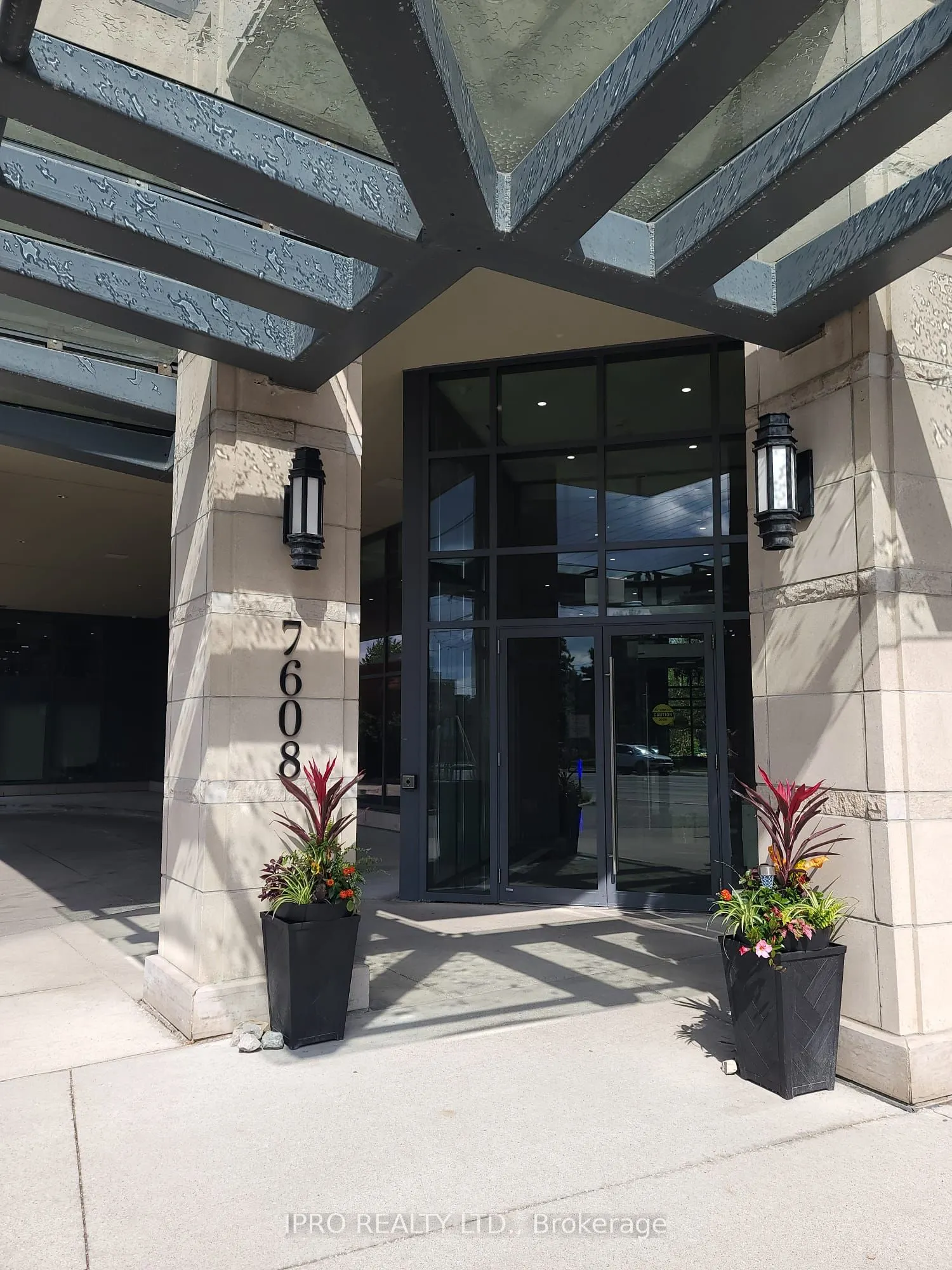 7608 Yonge Street, #516