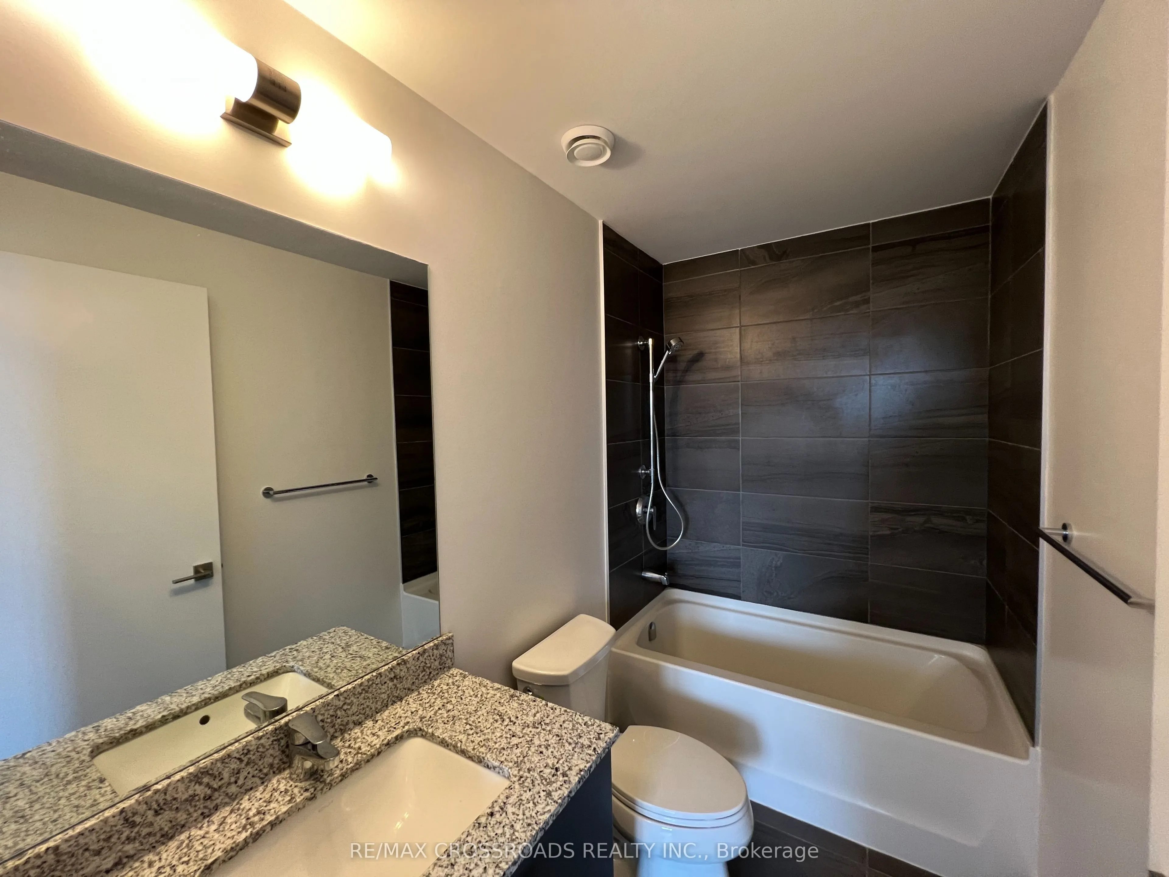 268 Buchanan Drive, #818W