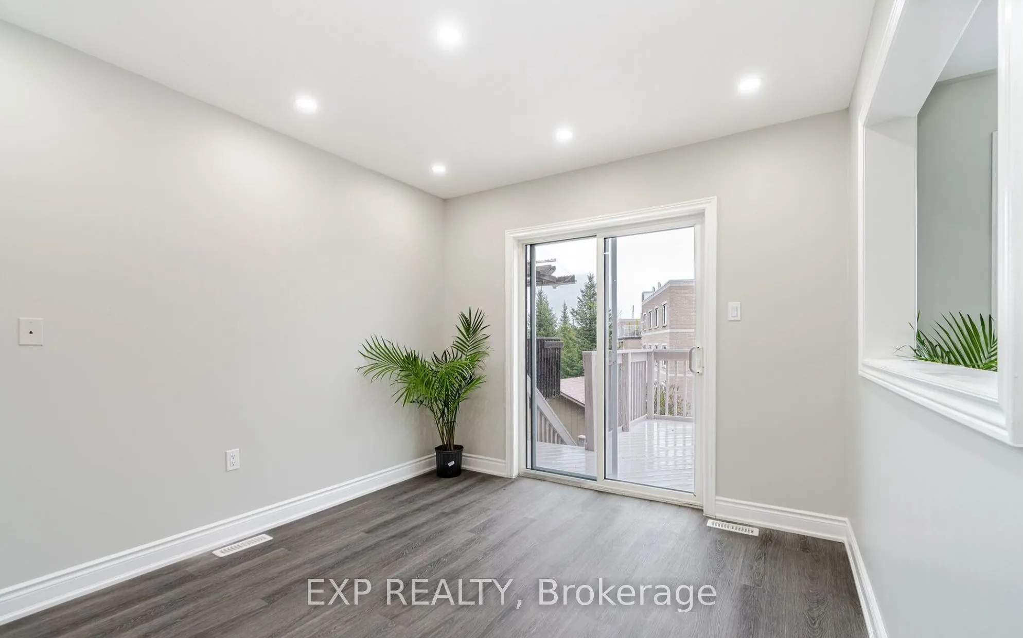 15 Lynn Street