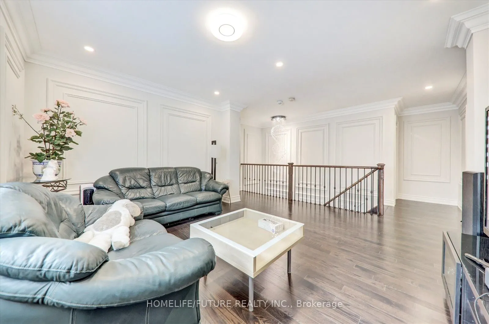 104 Holland Vista Street