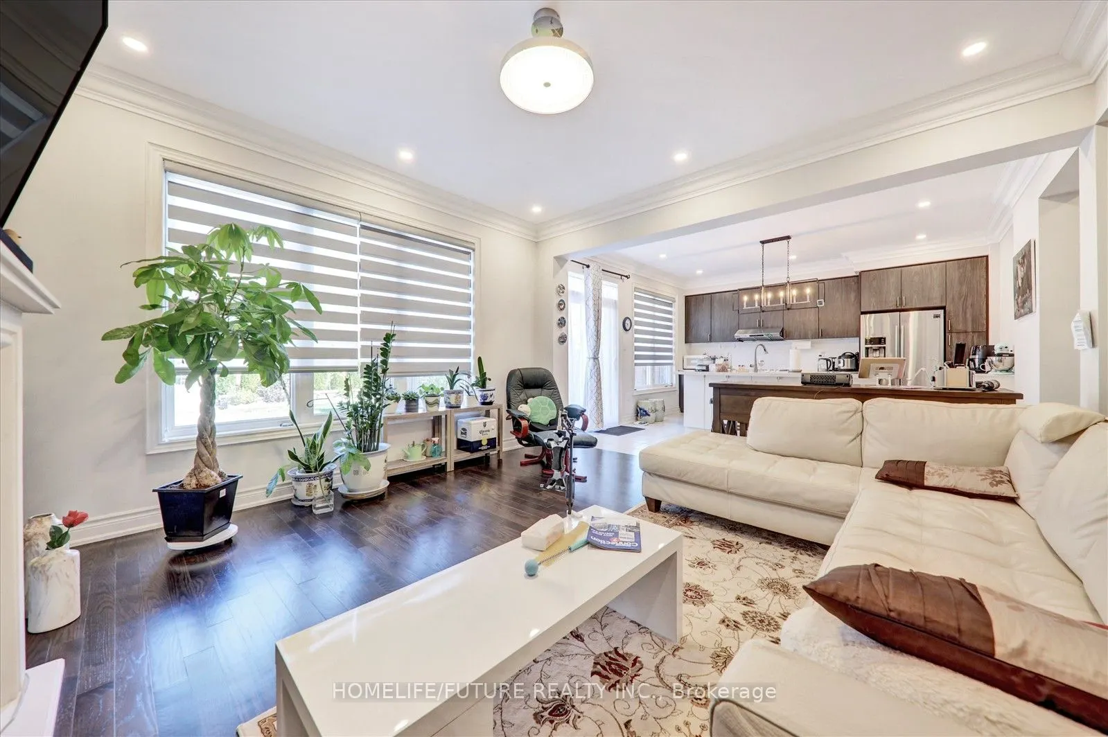 104 Holland Vista Street