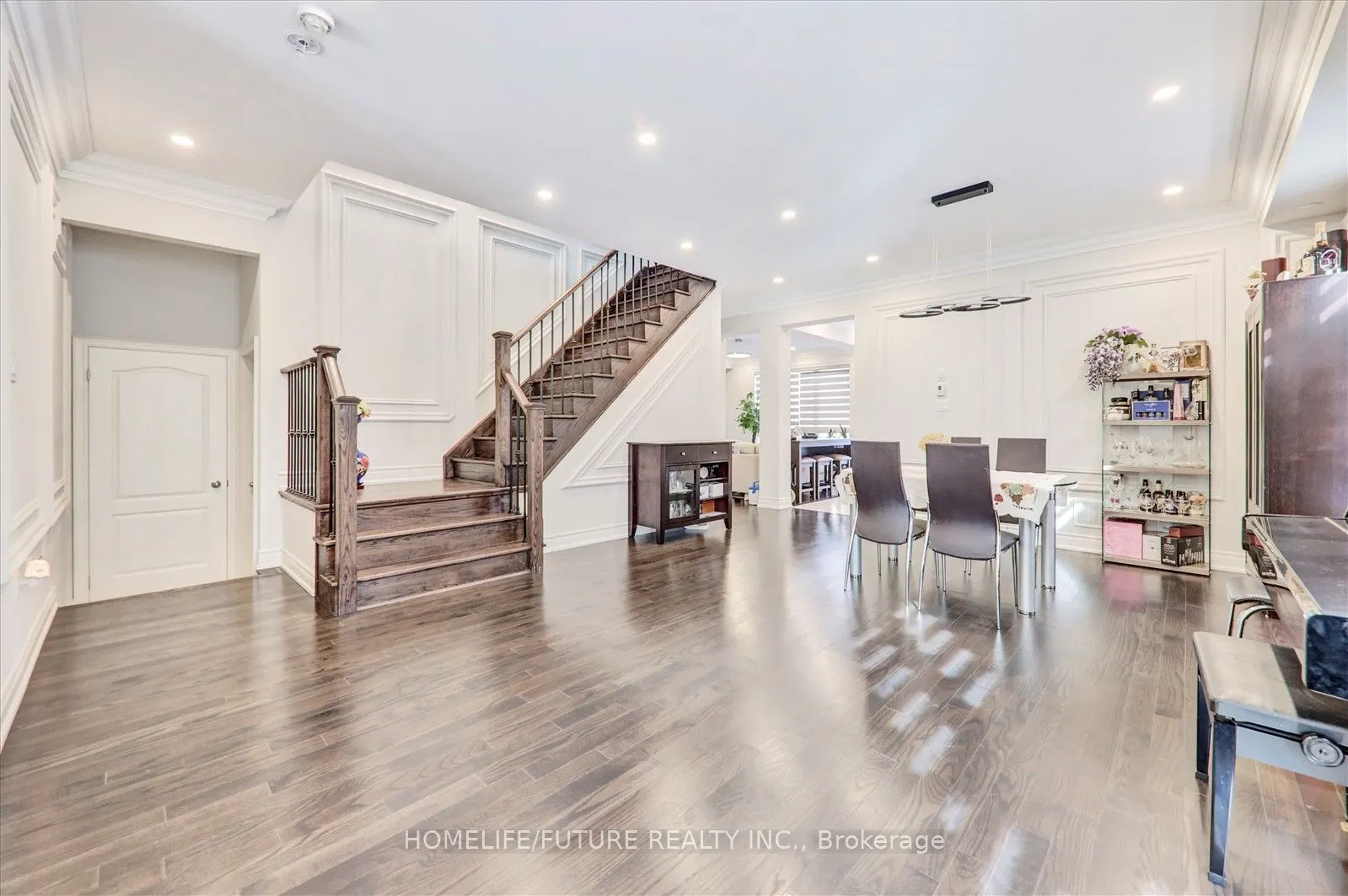 104 Holland Vista Street