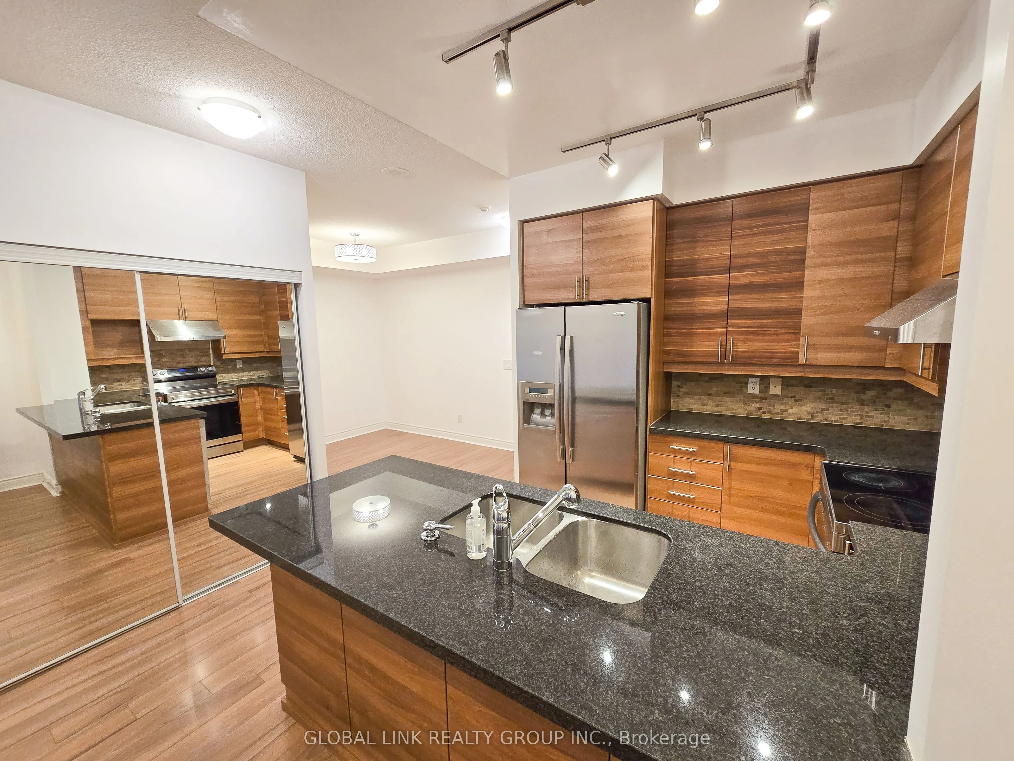 23 Cox Boulevard, #185