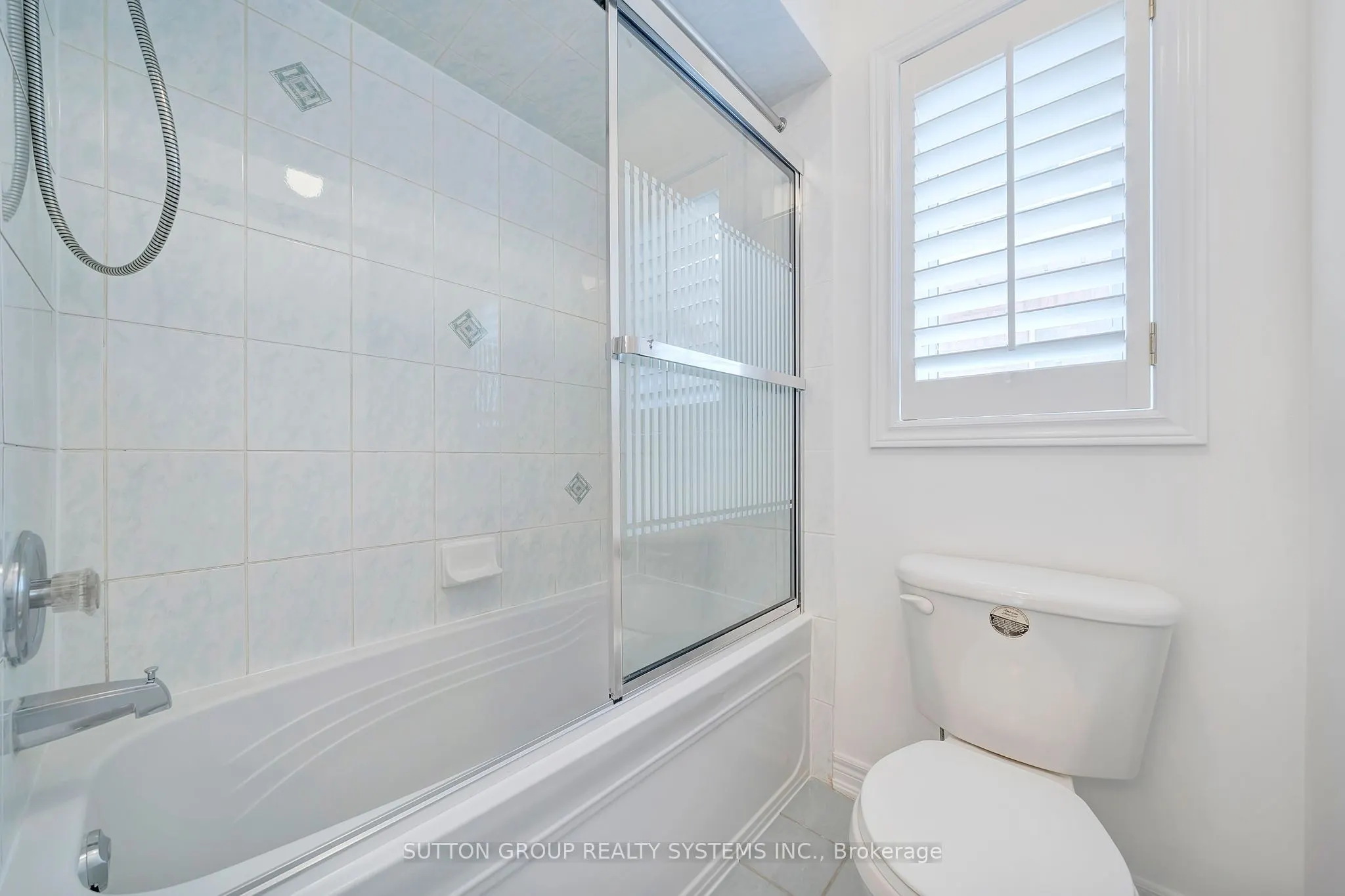 12 St Urbain Drive