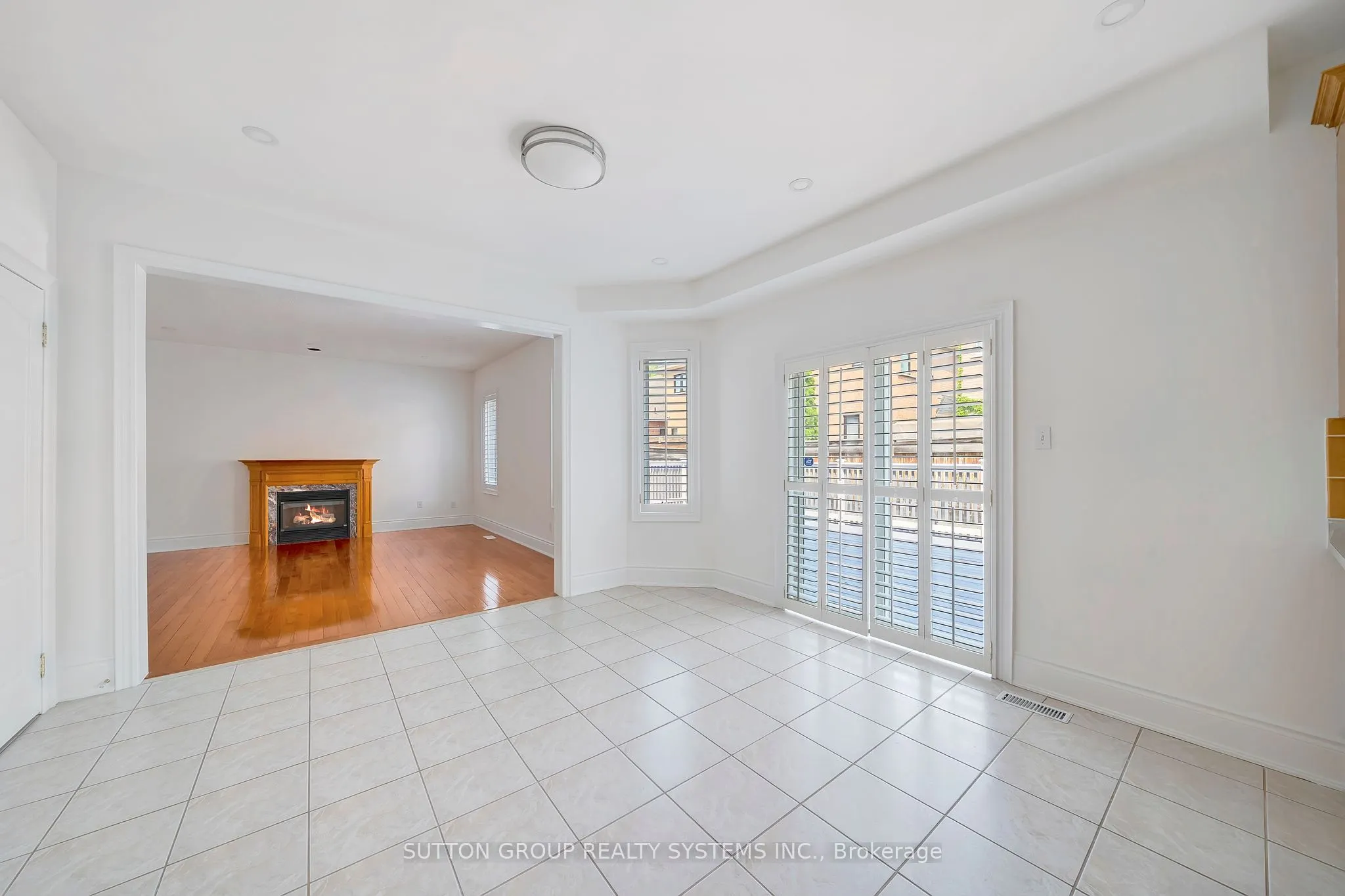 12 St Urbain Drive