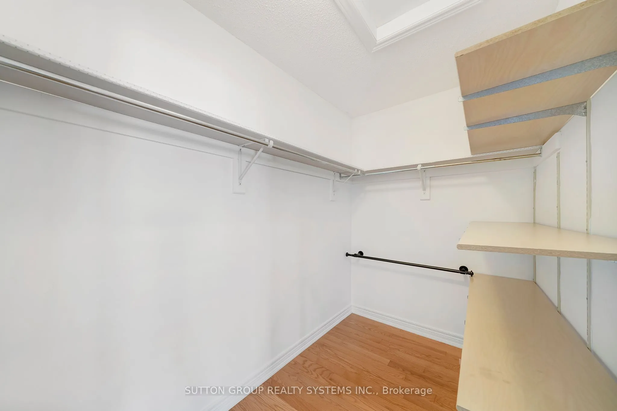 12 St Urbain Drive