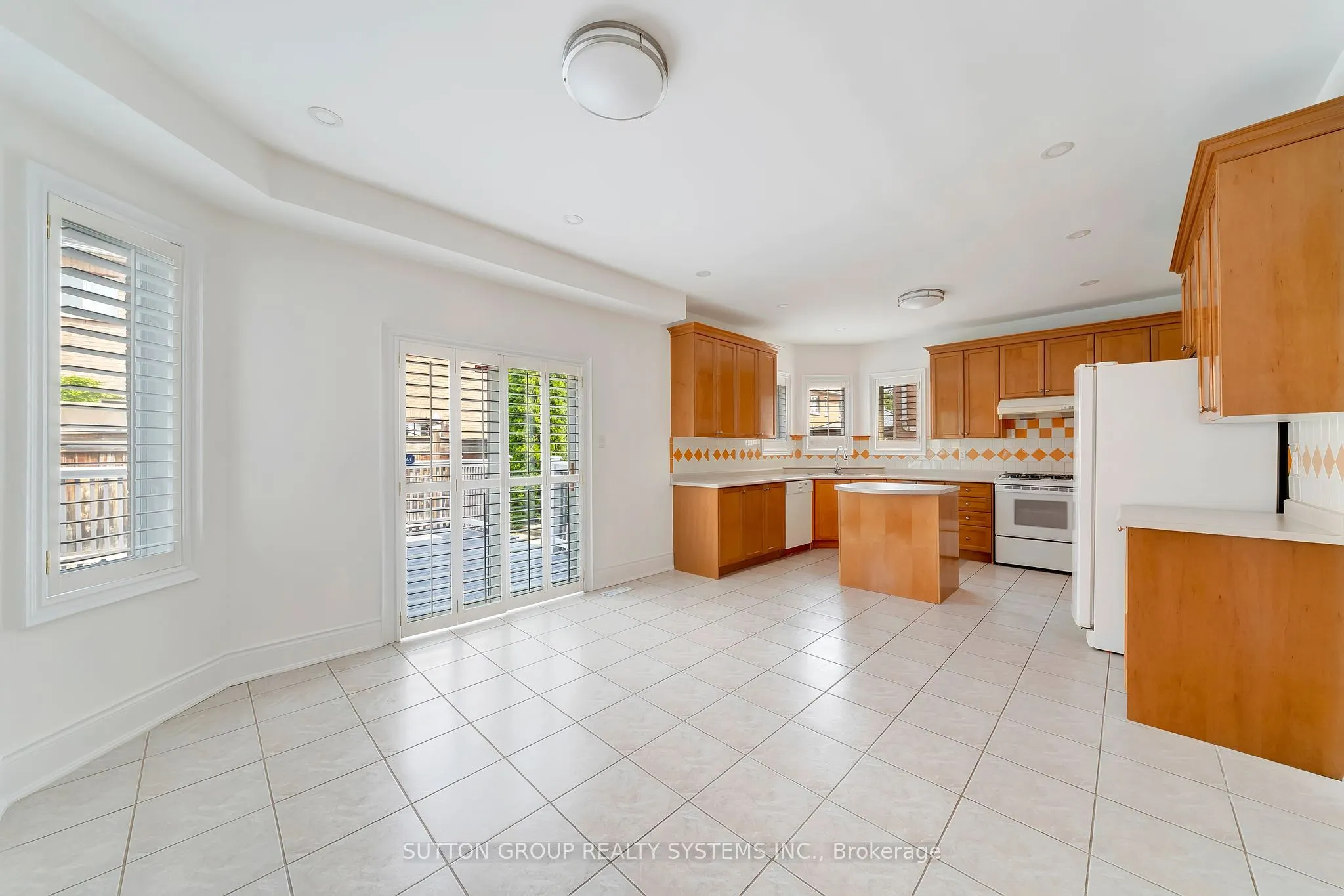 12 St Urbain Drive