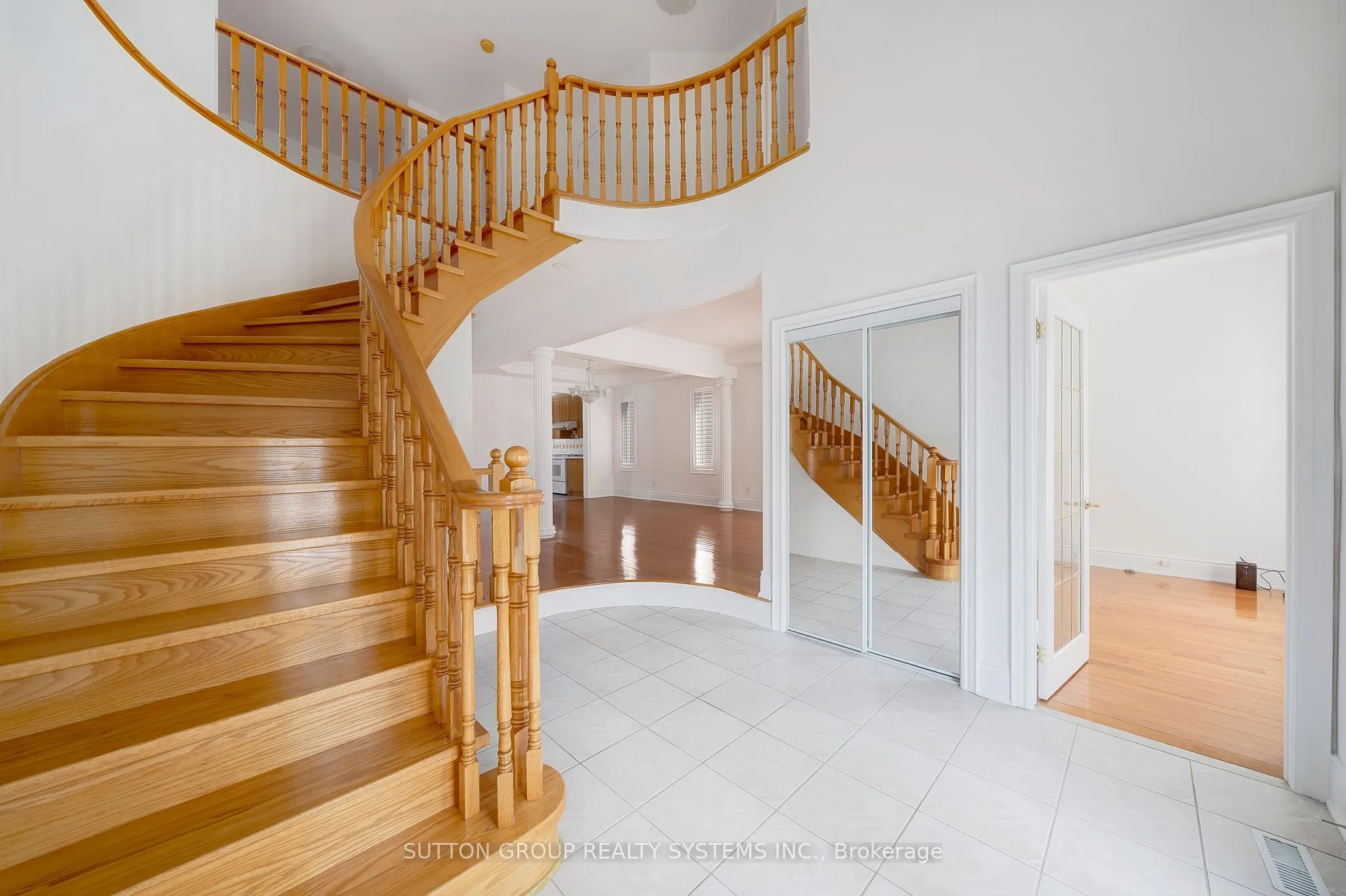 12 St Urbain Drive