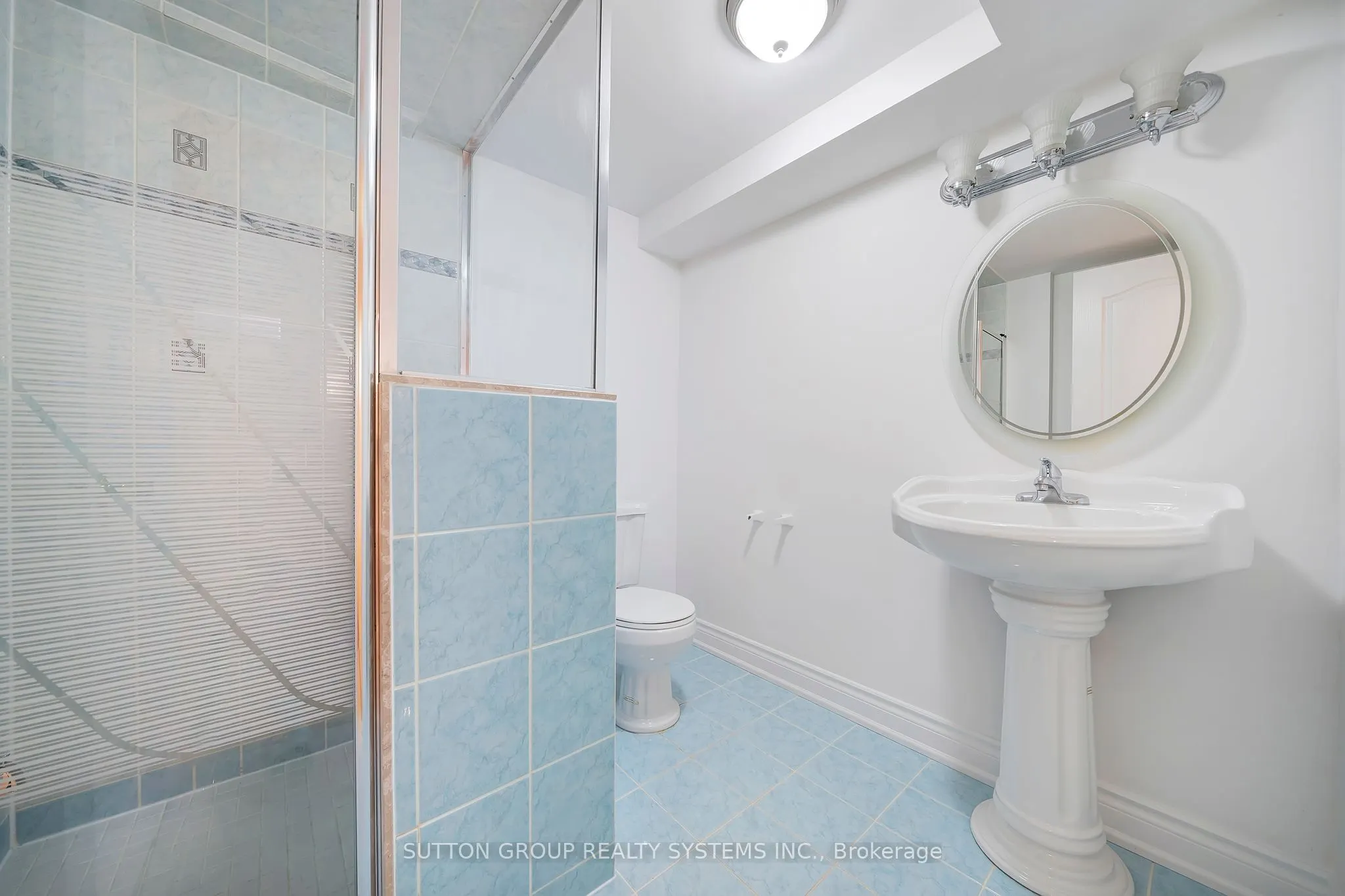 12 St Urbain Drive