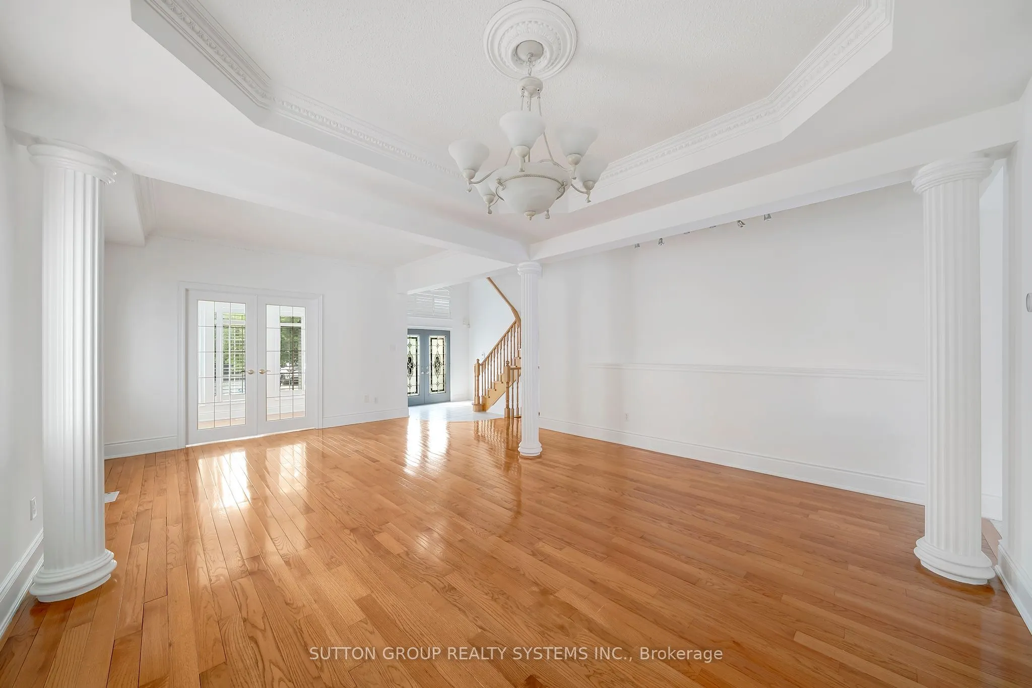12 St Urbain Drive