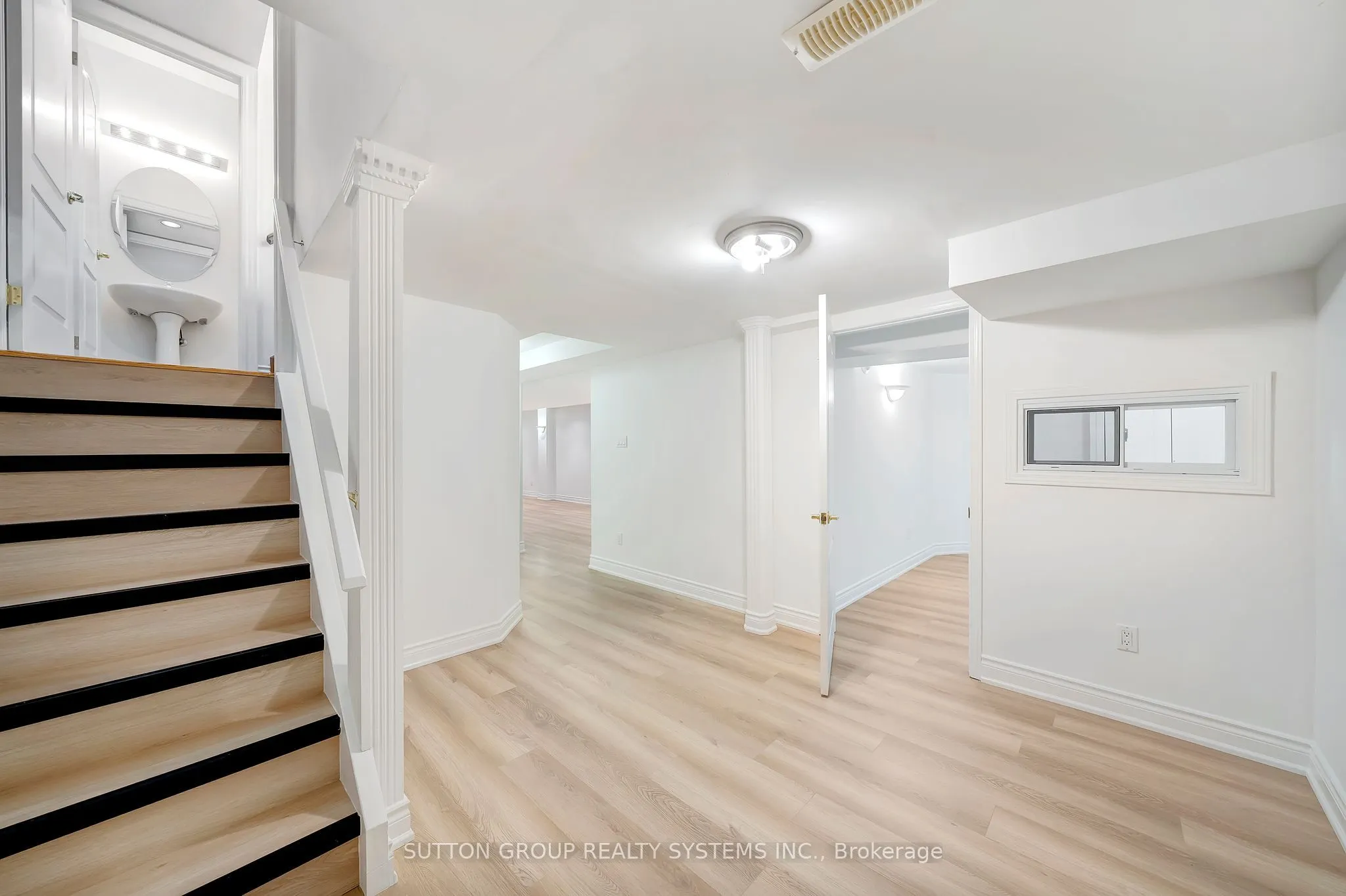 12 St Urbain Drive