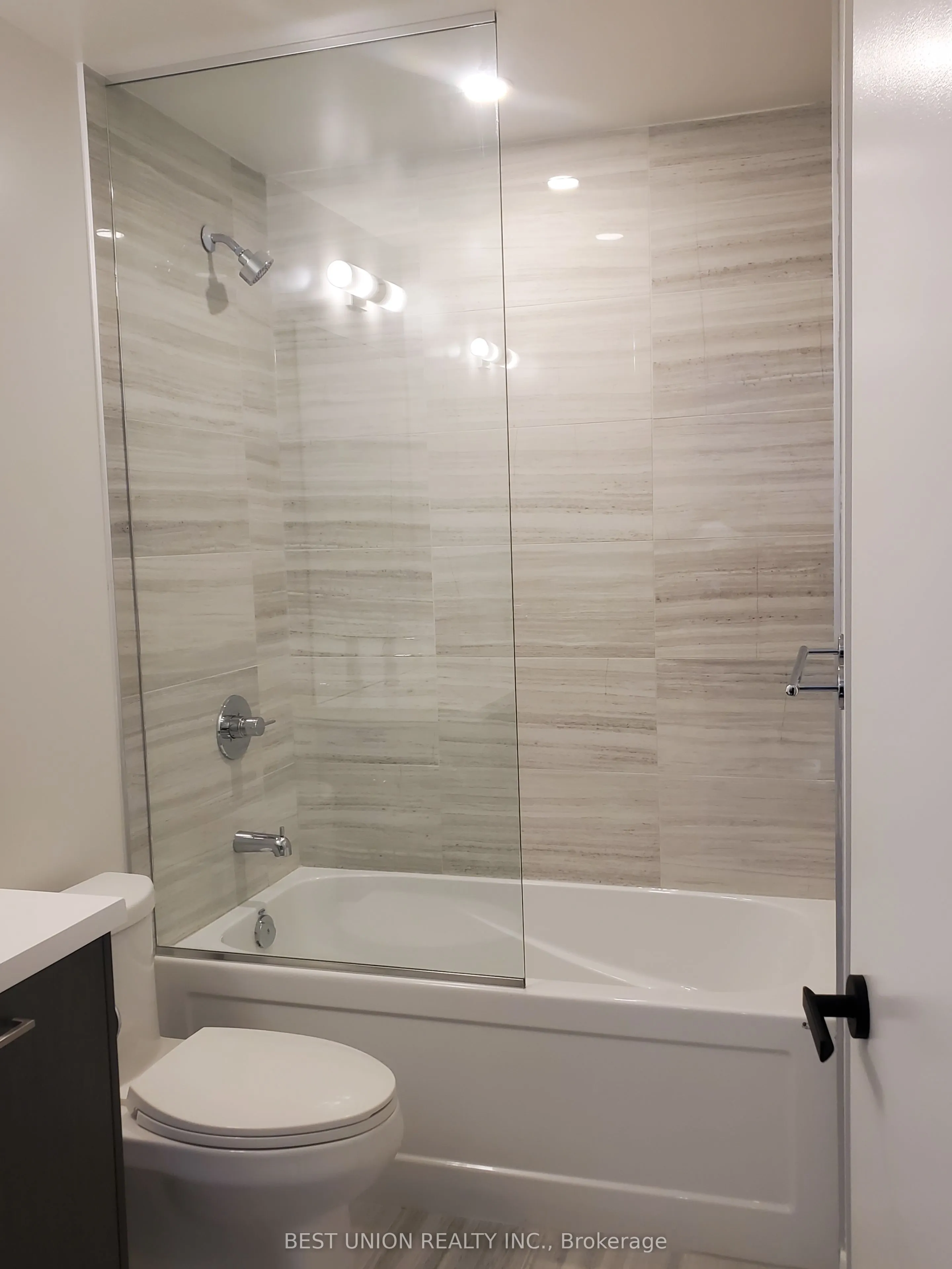 28 Interchange Way, #2801