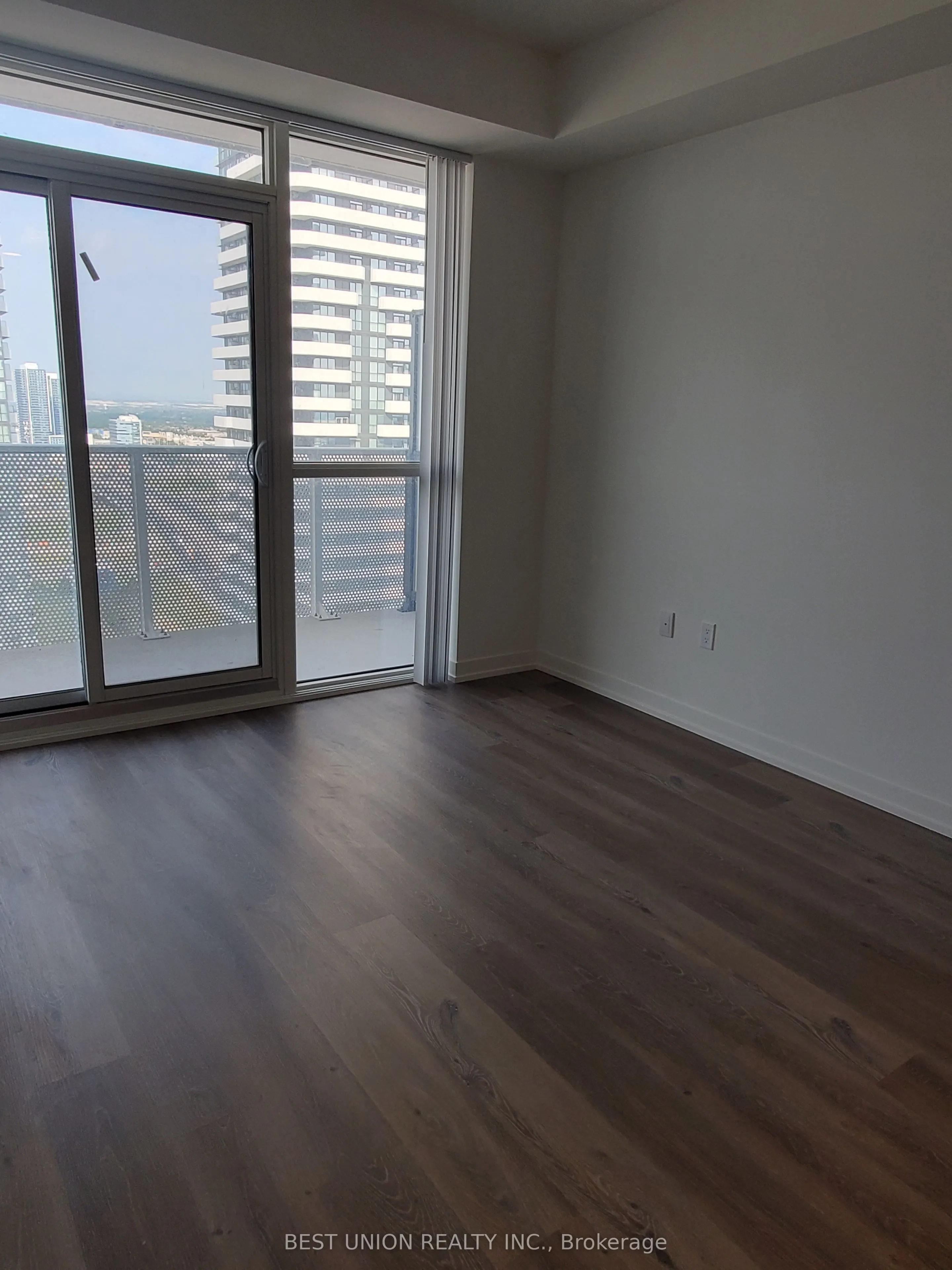 28 Interchange Way, #2801