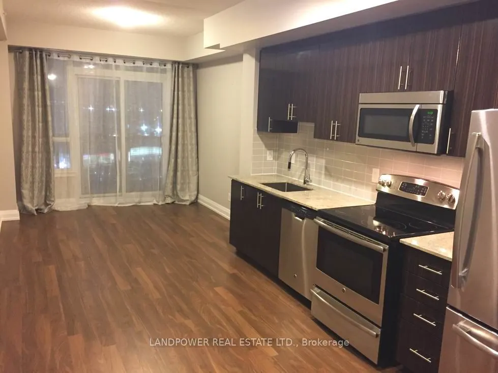 7161 Yonge Street, #820