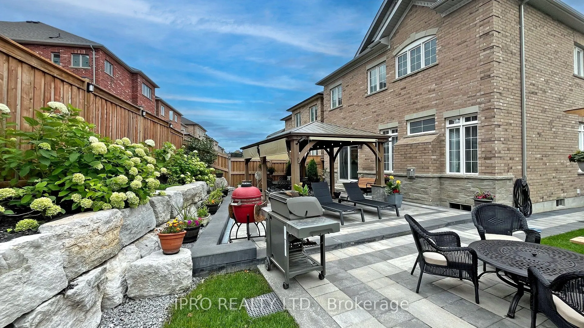 20 Clara May Avenue