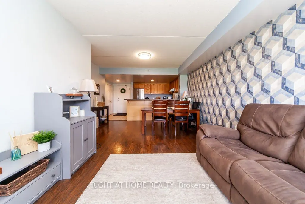 7428 Markham Road, #301