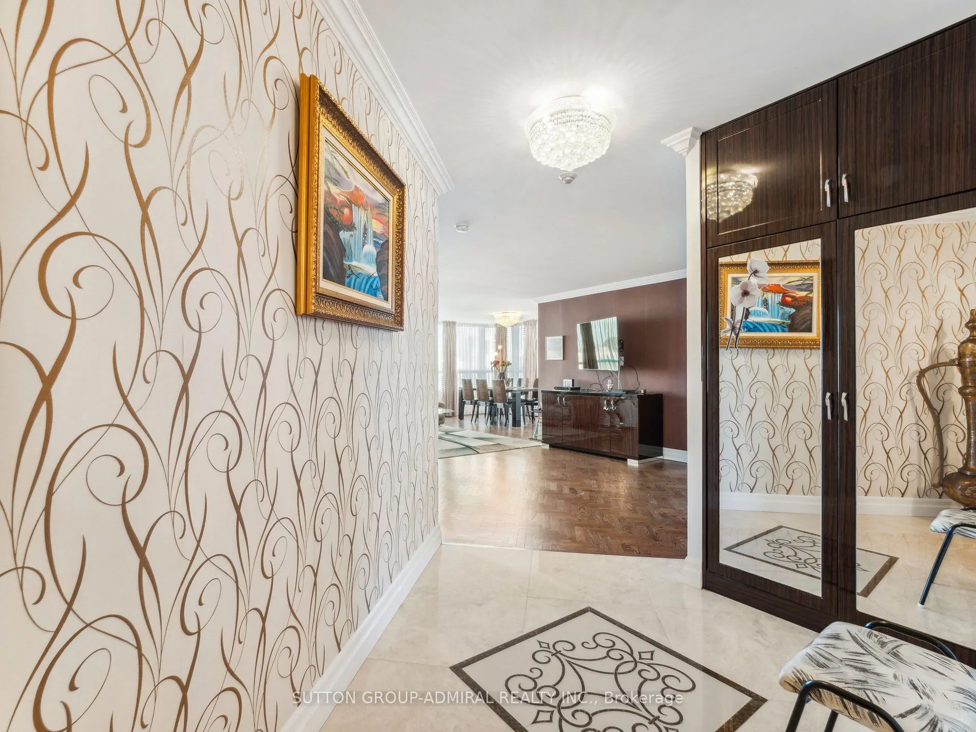 7 Townsgate Drive, #604