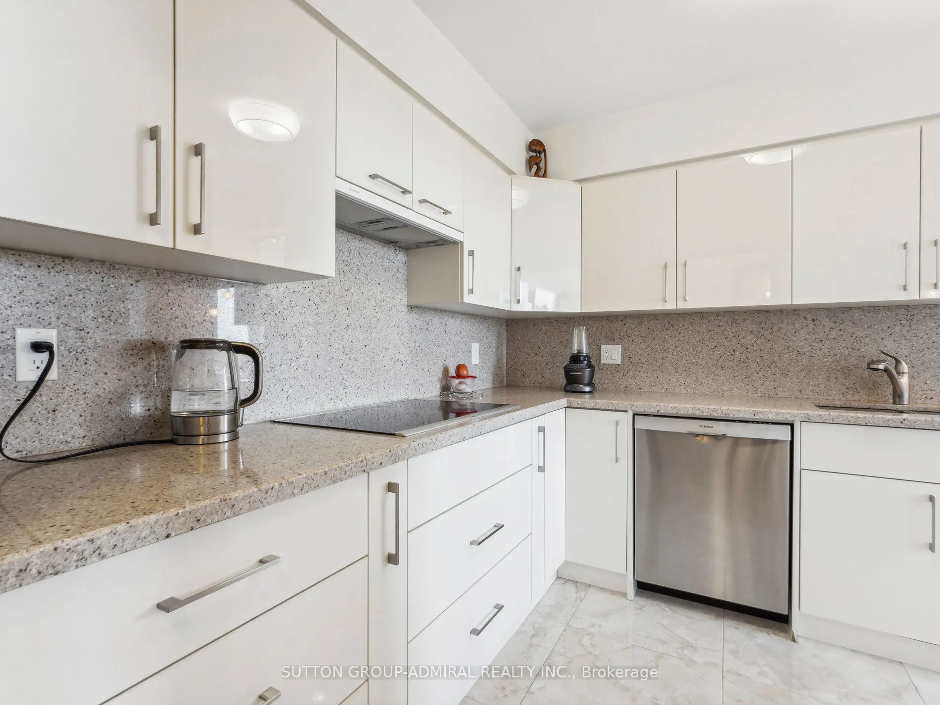 7 Townsgate Drive, #604