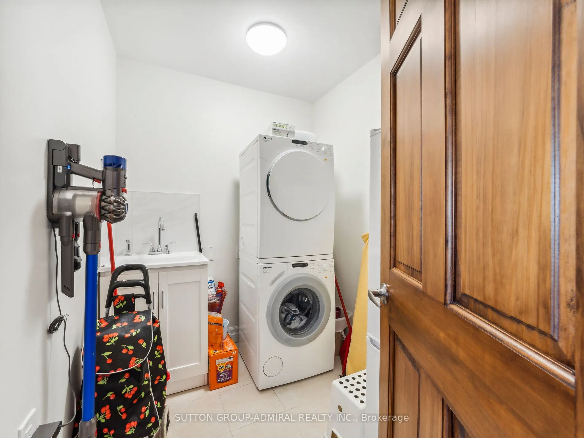 7 Townsgate Drive, #604