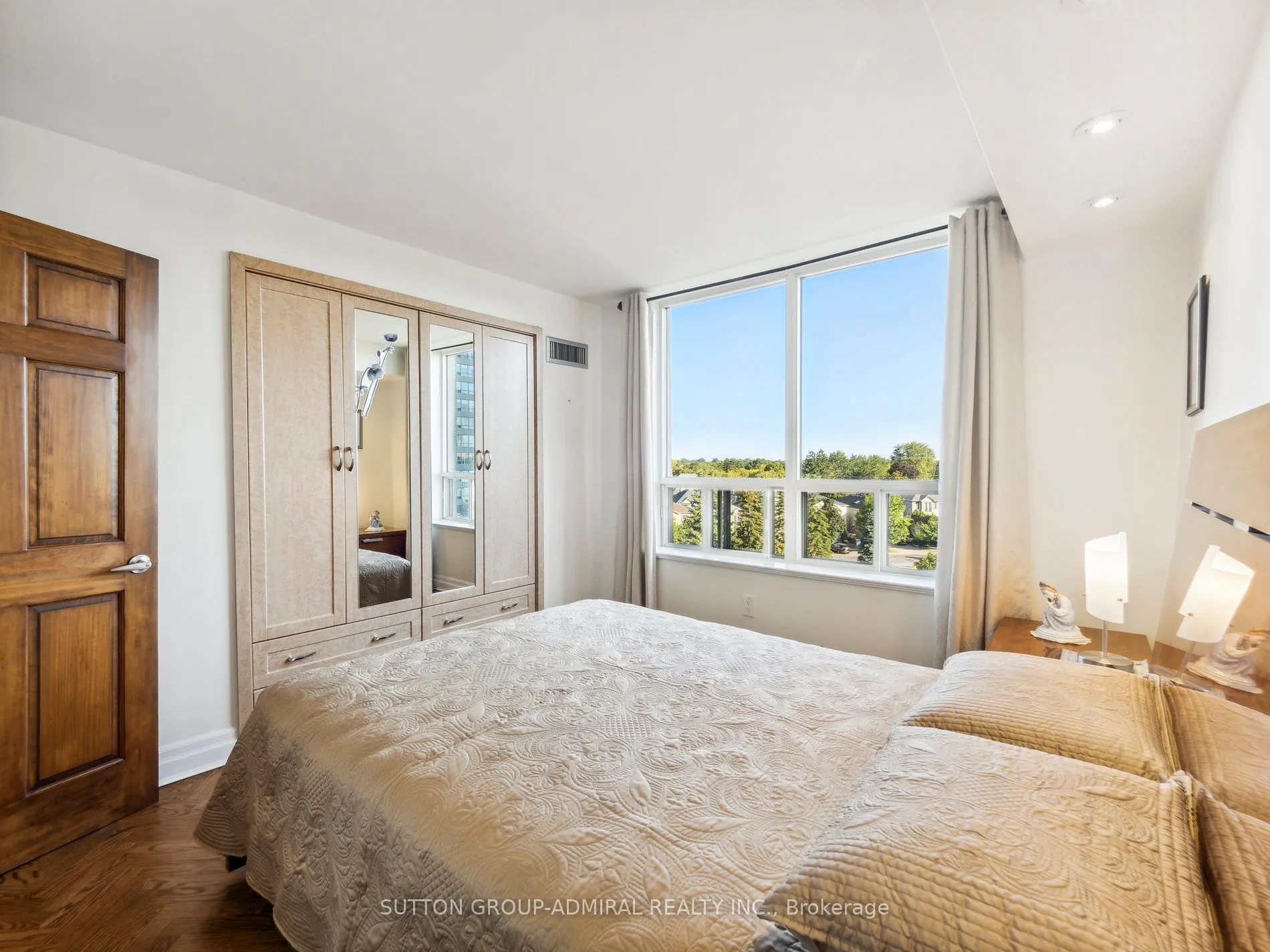 7 Townsgate Drive, #604