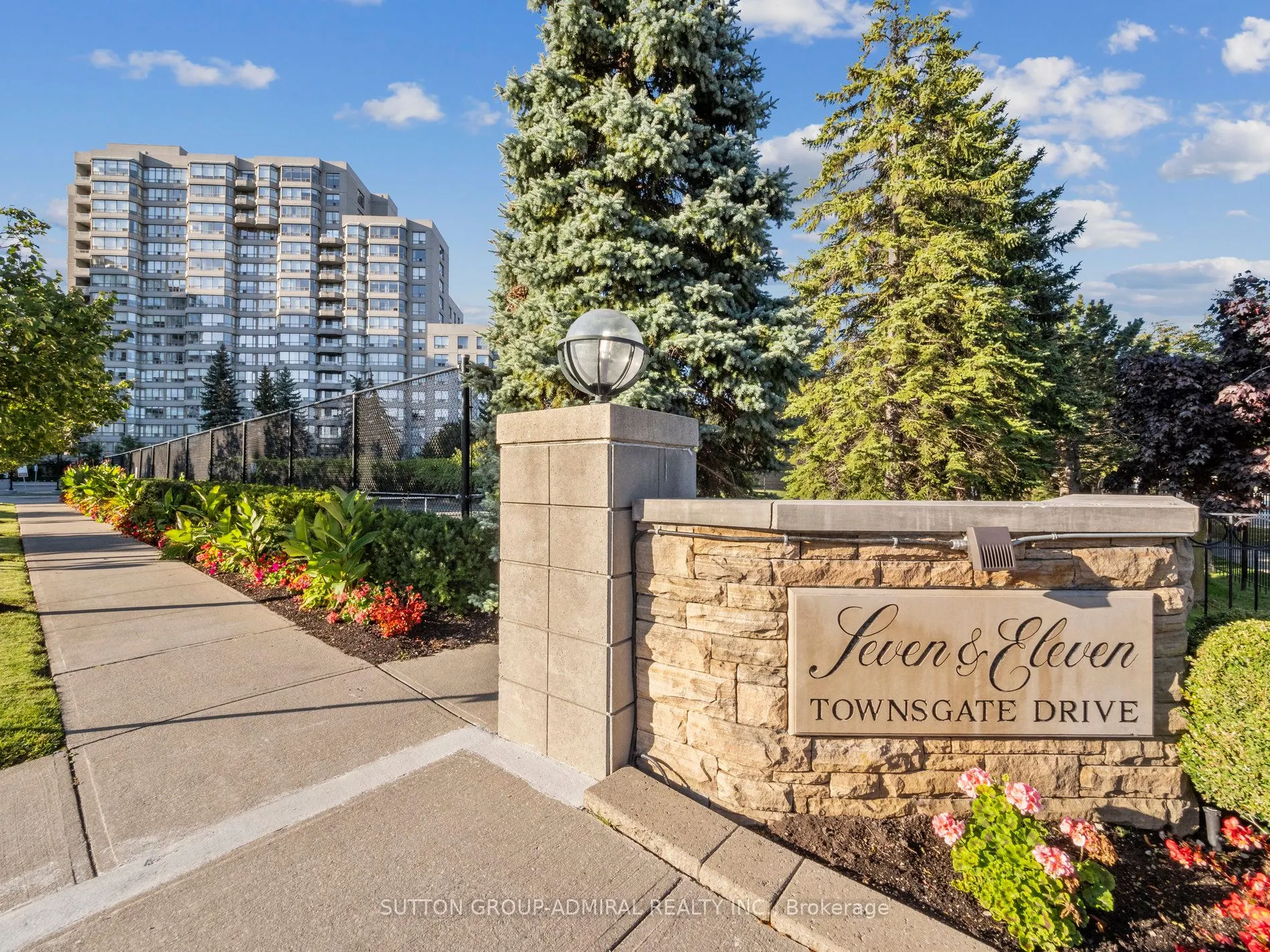 7 Townsgate Drive, #604