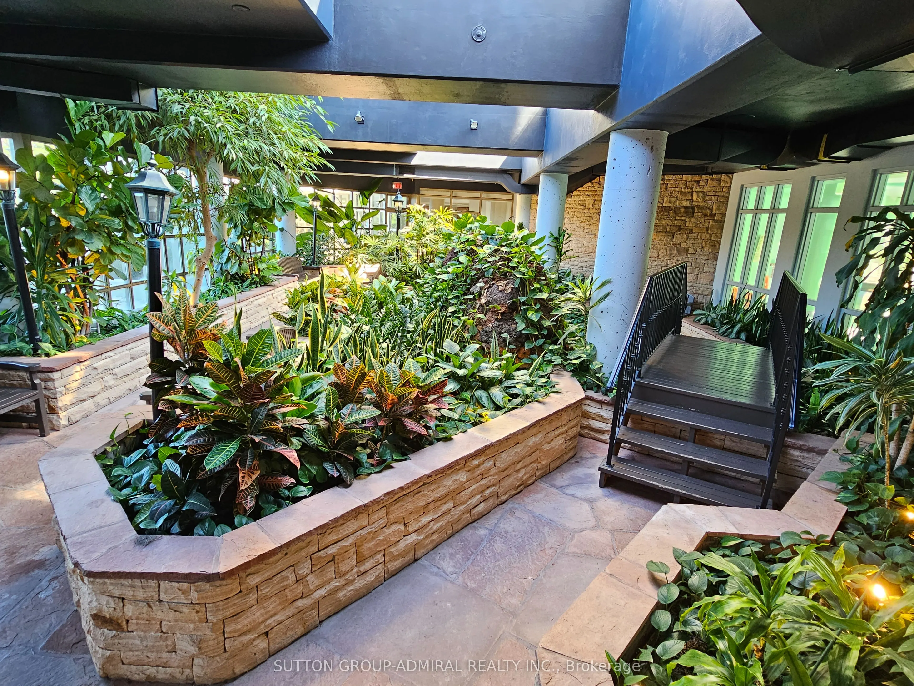 7 Townsgate Drive, #604
